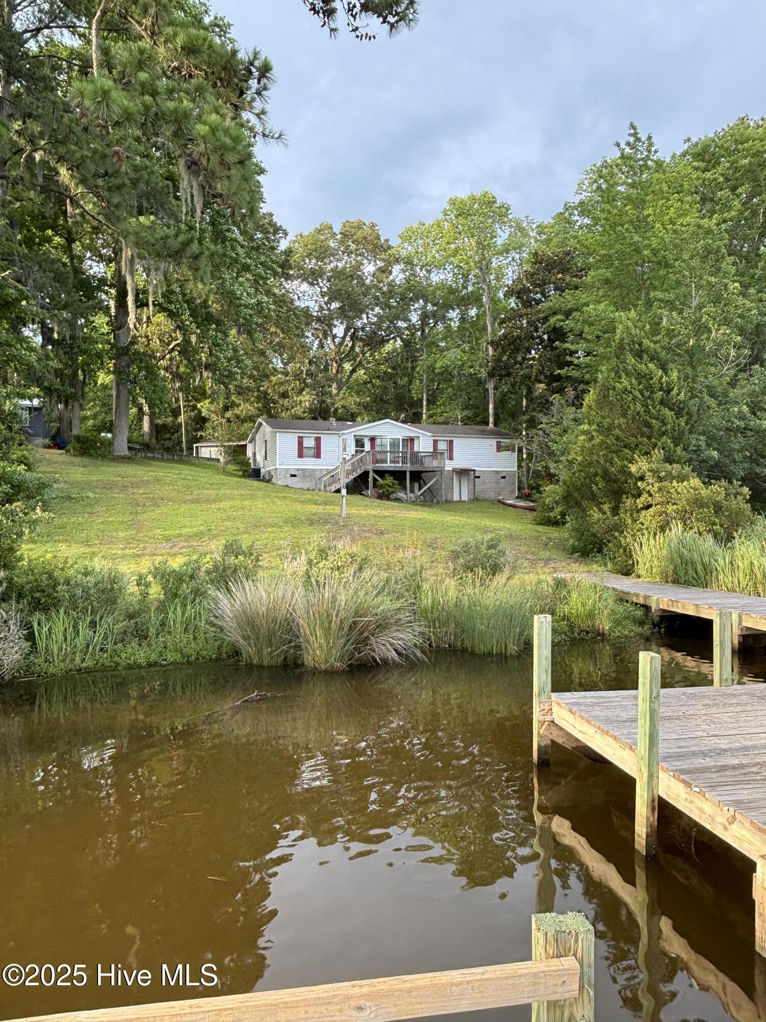 1045 River Road Property Photo 1
