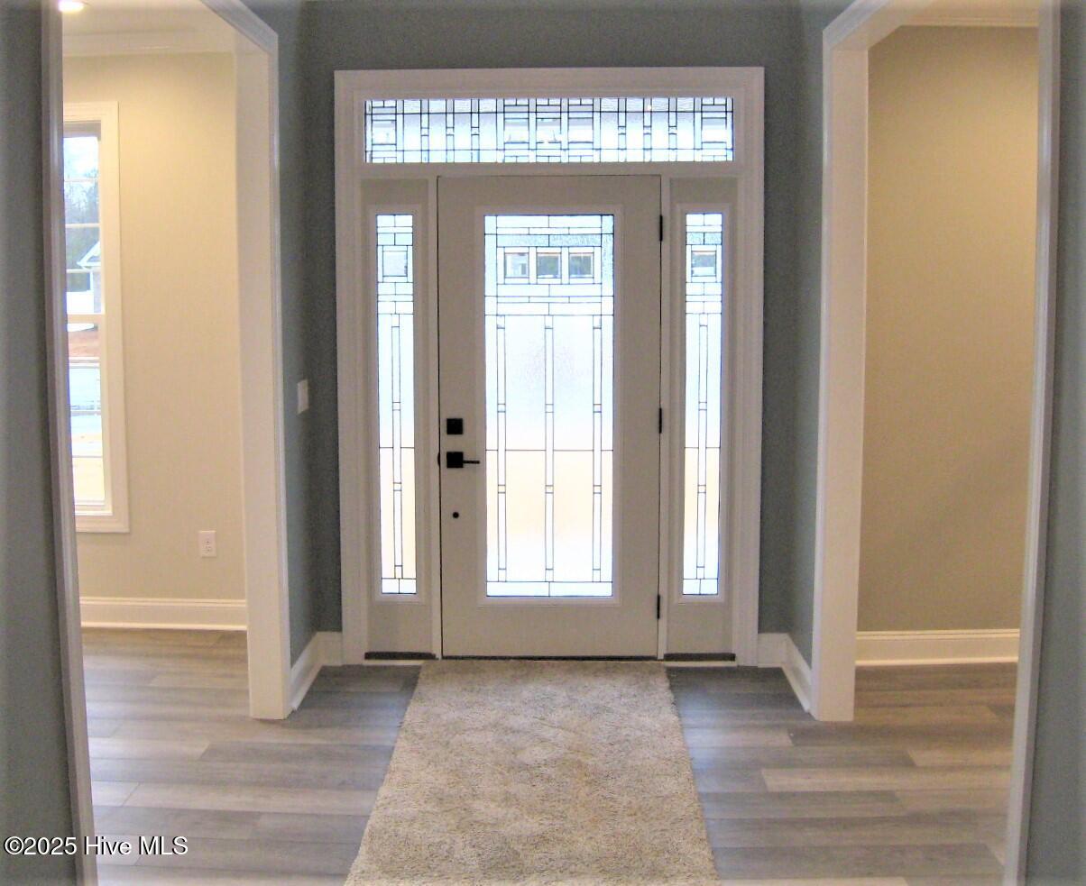 403 King Richard Court Property Photo 2