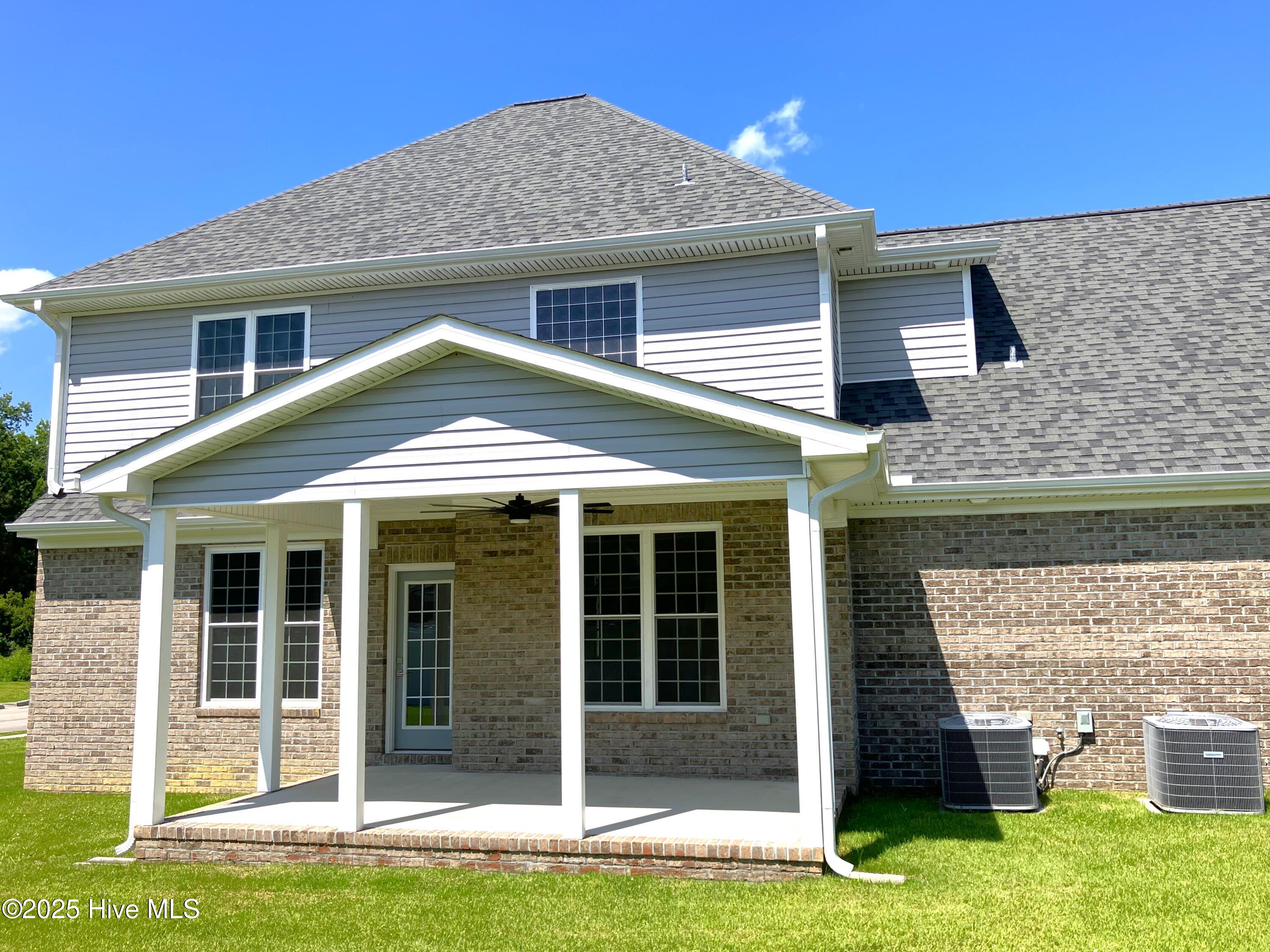 403 King Richard Court Property Photo 16