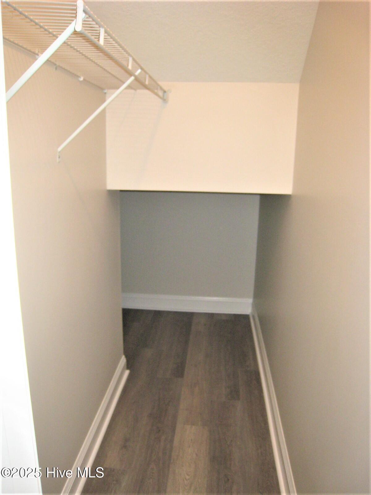 403 King Richard Court Property Photo 24
