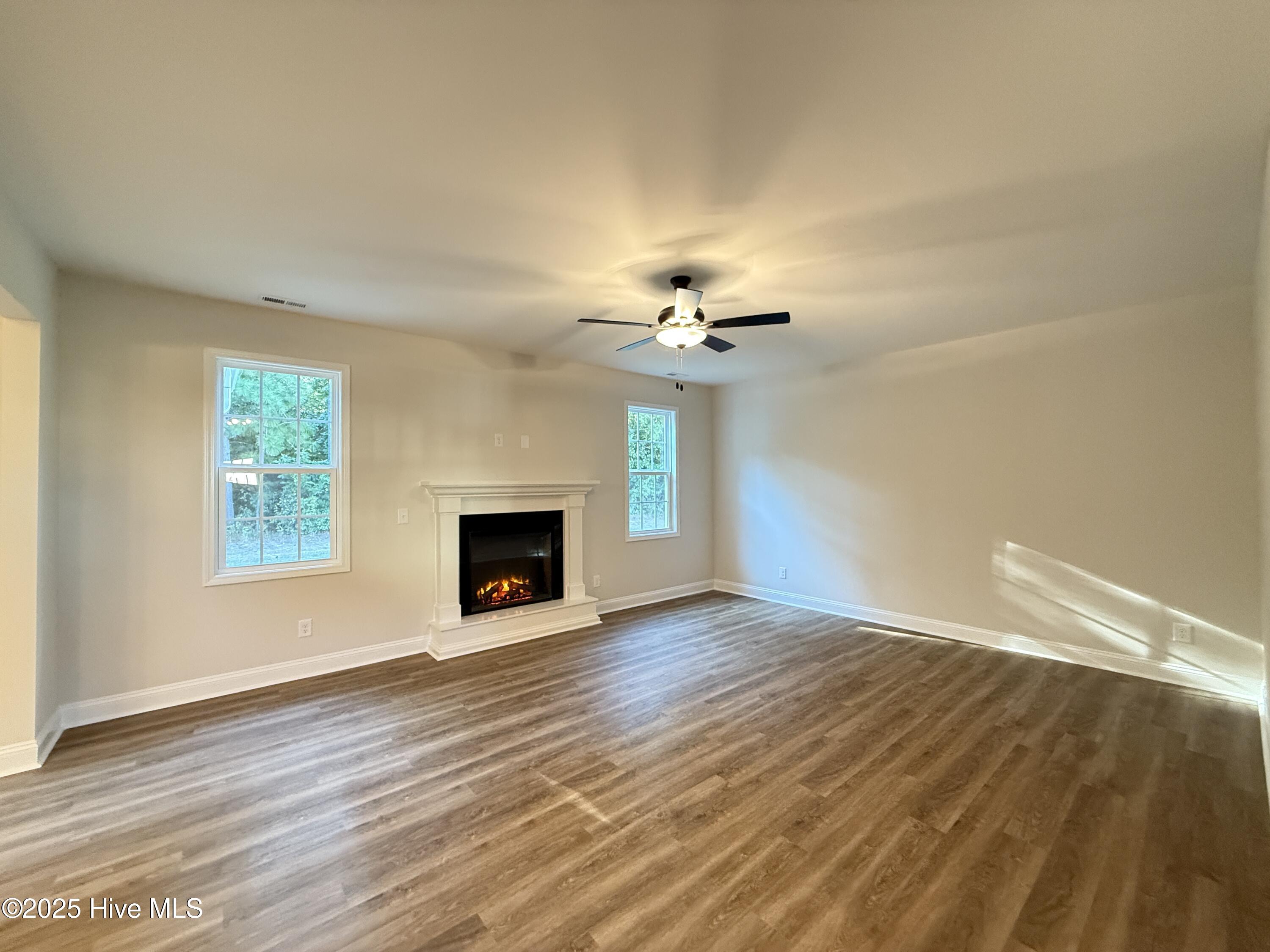 266 Sacksonia Street Property Photo 7