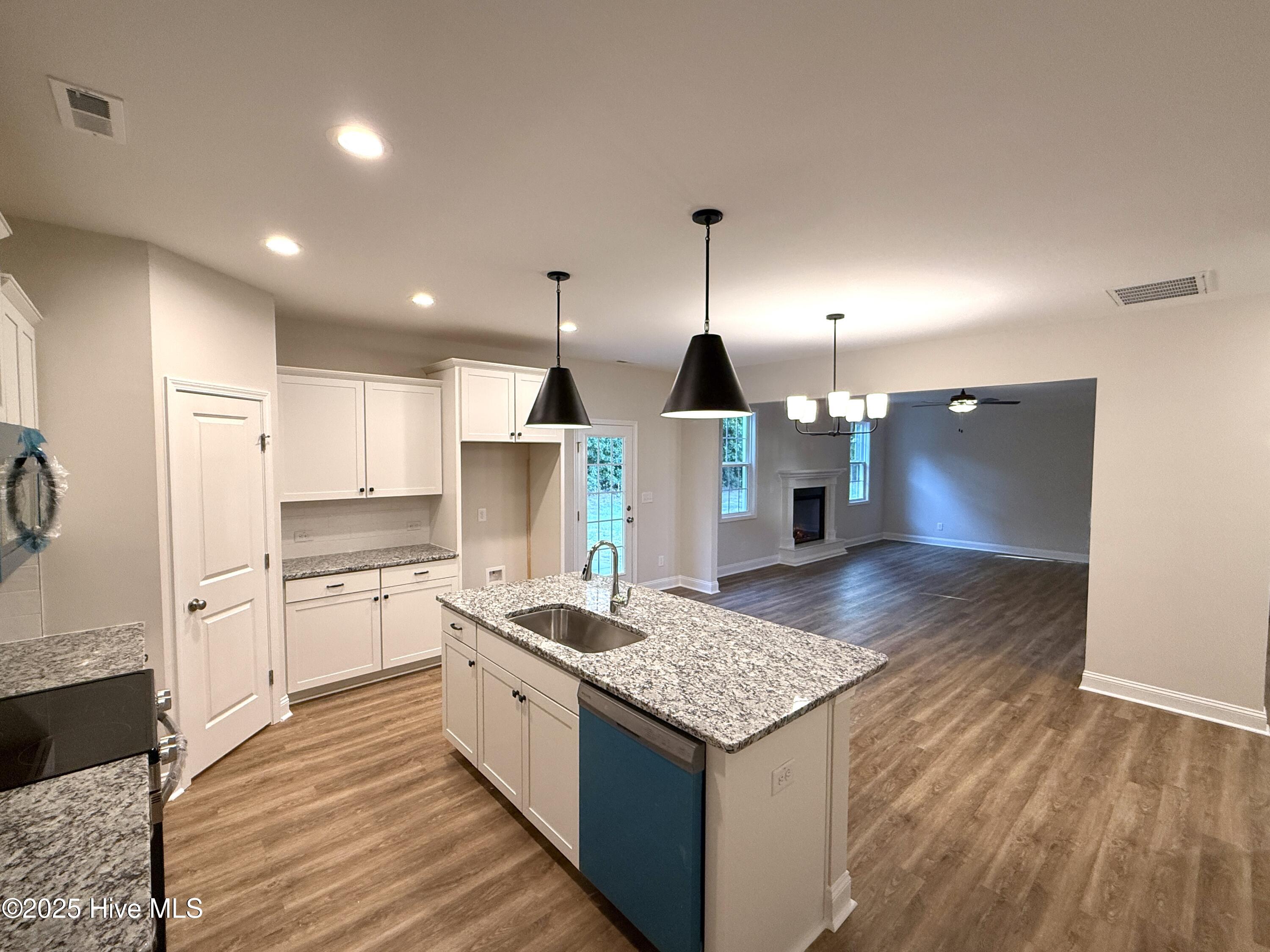 266 Sacksonia Street Property Photo 12