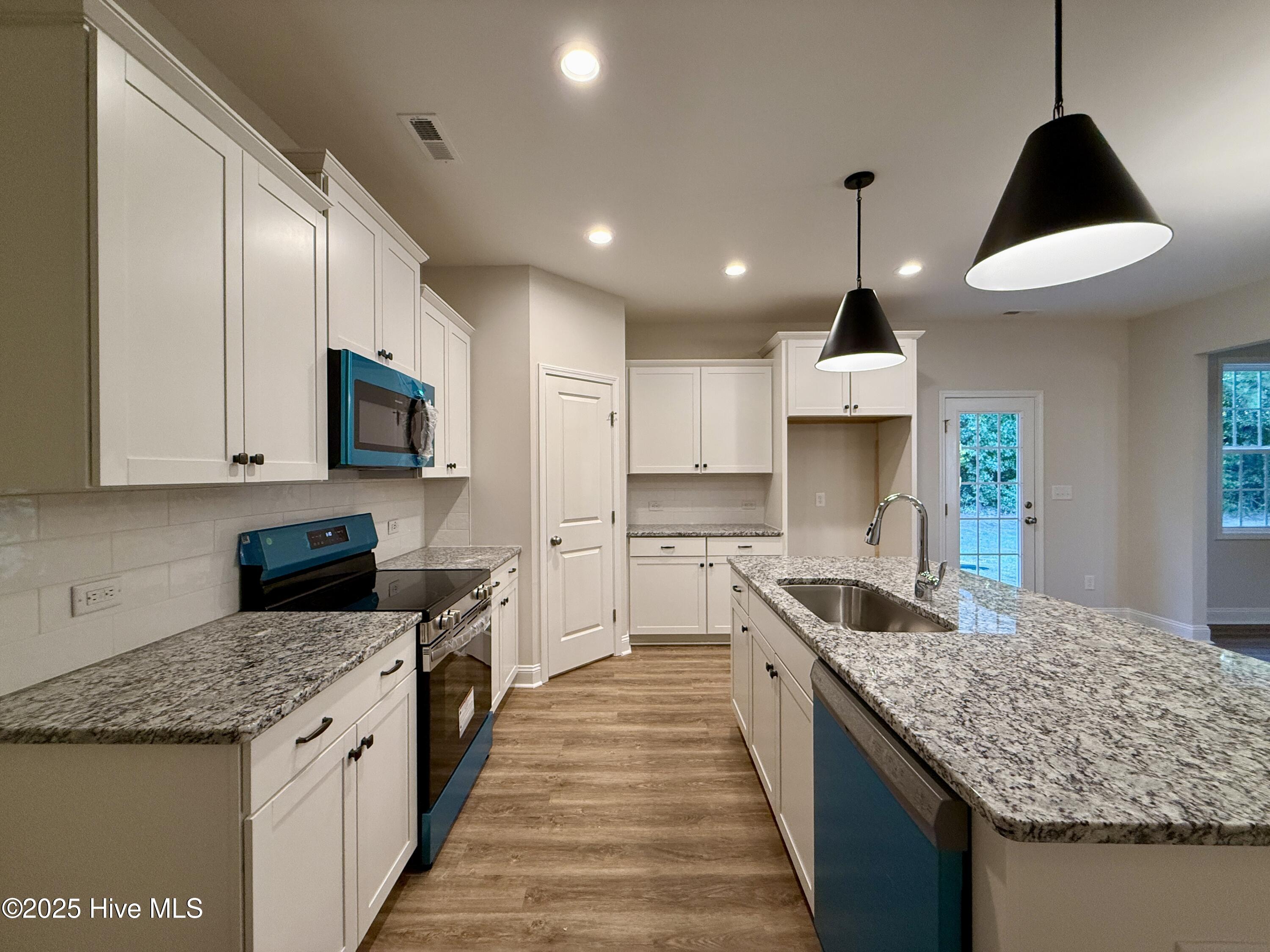 266 Sacksonia Street Property Photo 14