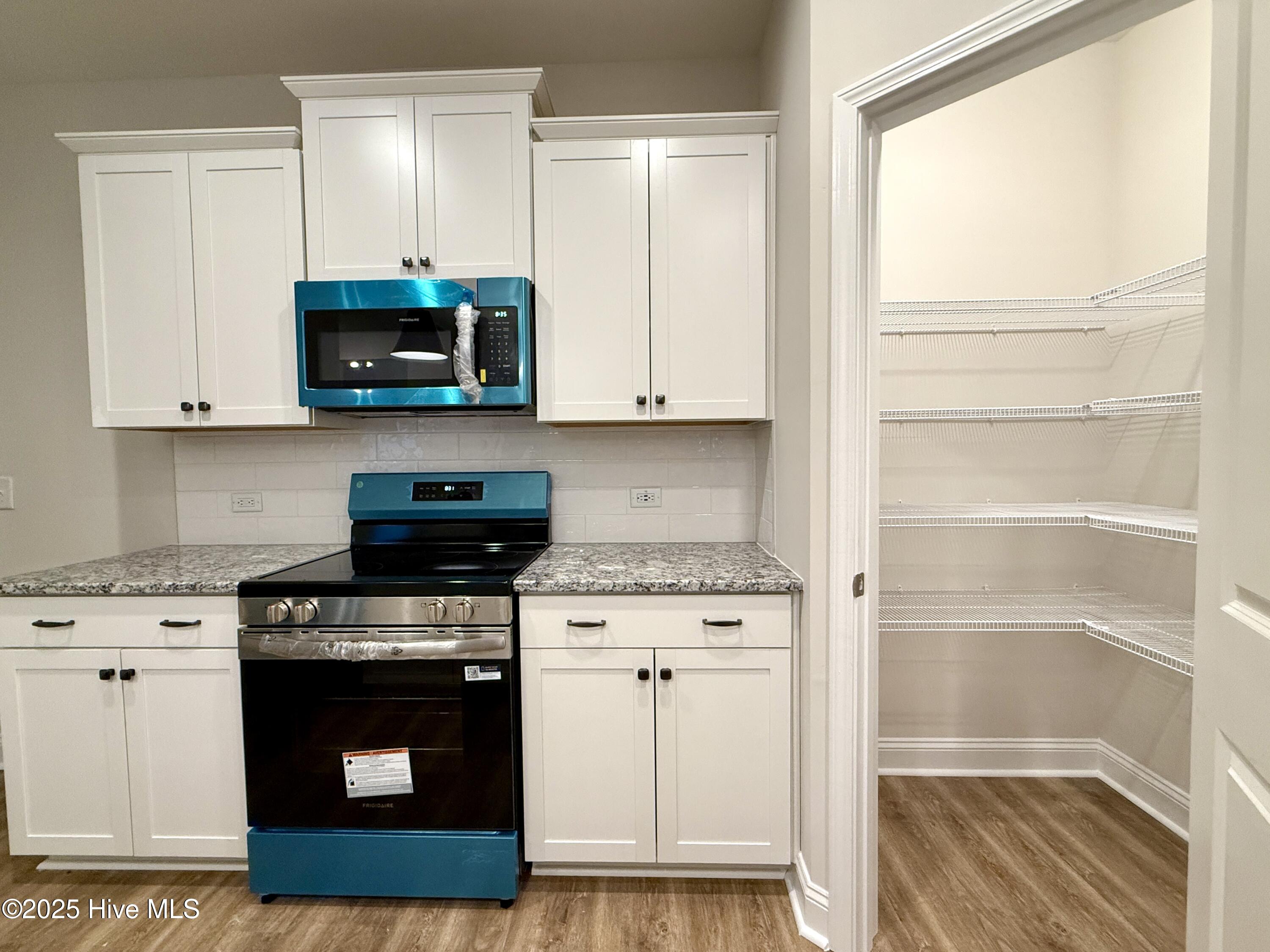 266 Sacksonia Street Property Photo 15