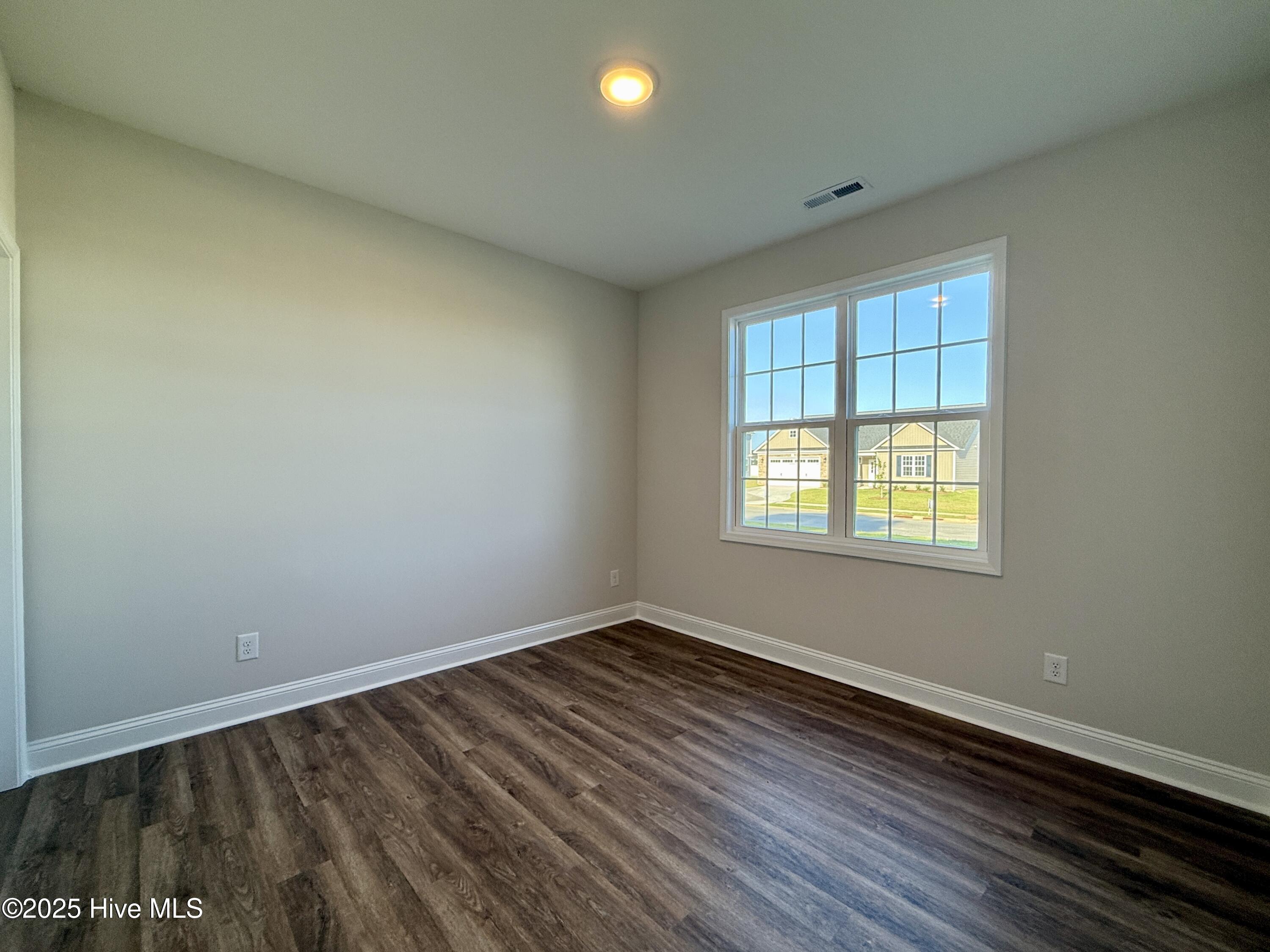 266 Sacksonia Street Property Photo 16