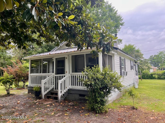 302 W James Street Property Photo 1