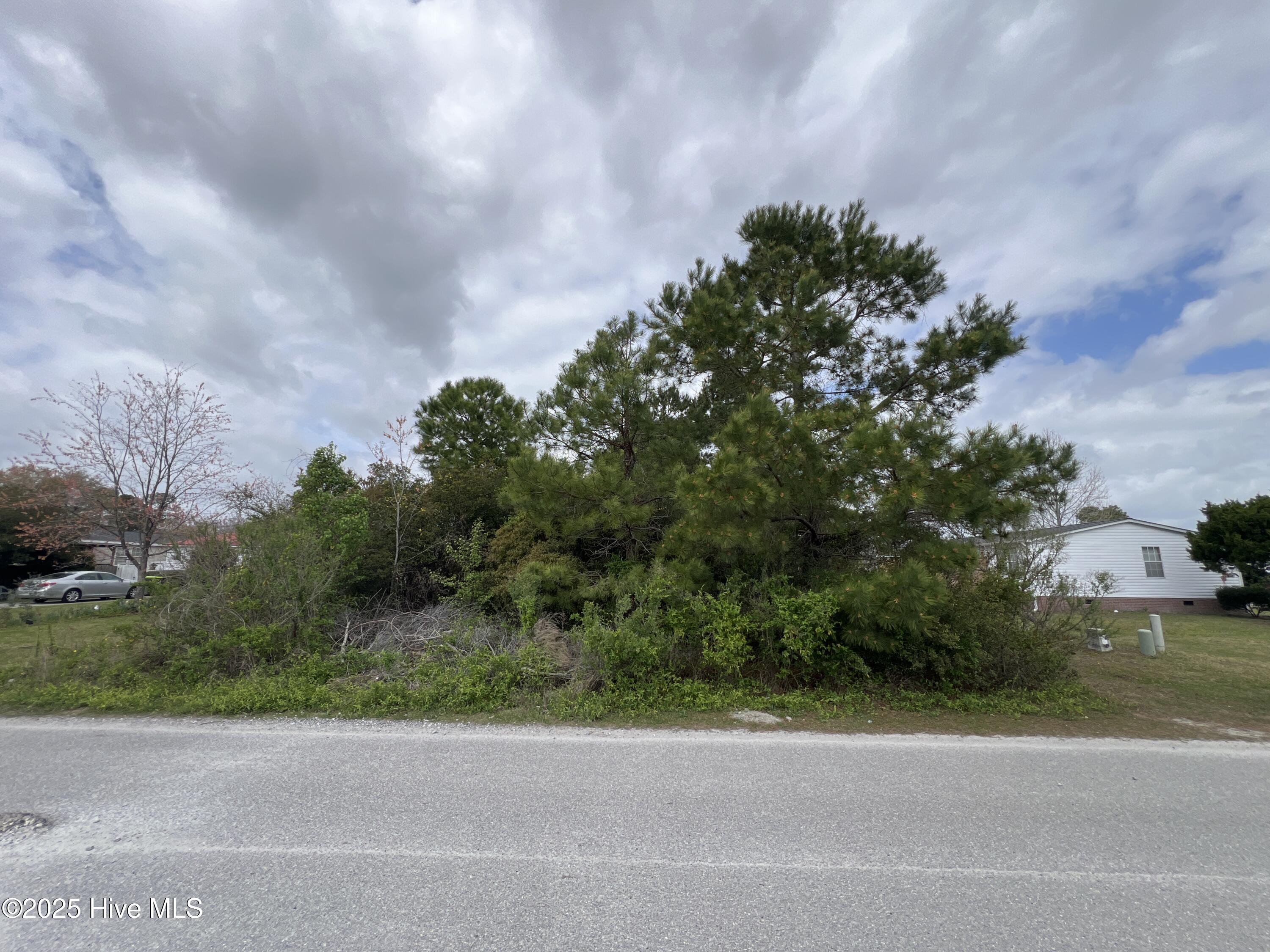 7613 Yvonne Road Property Photo 1