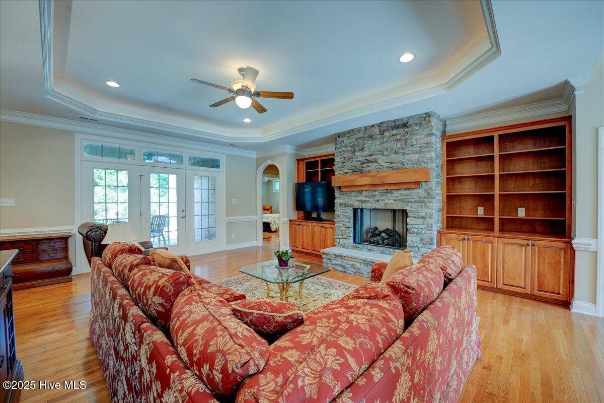 100 Knollwood Court Property Photo 12