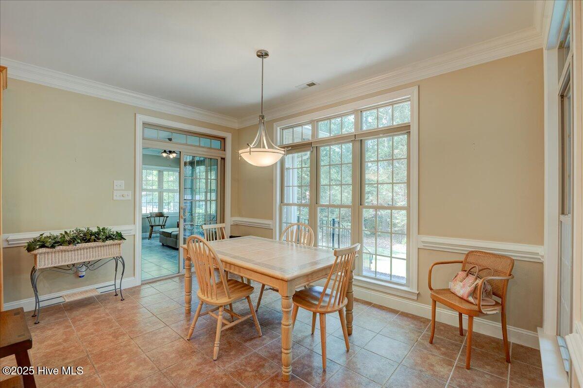 100 Knollwood Court Property Photo 17