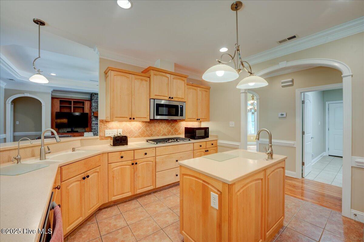 100 Knollwood Court Property Photo 18