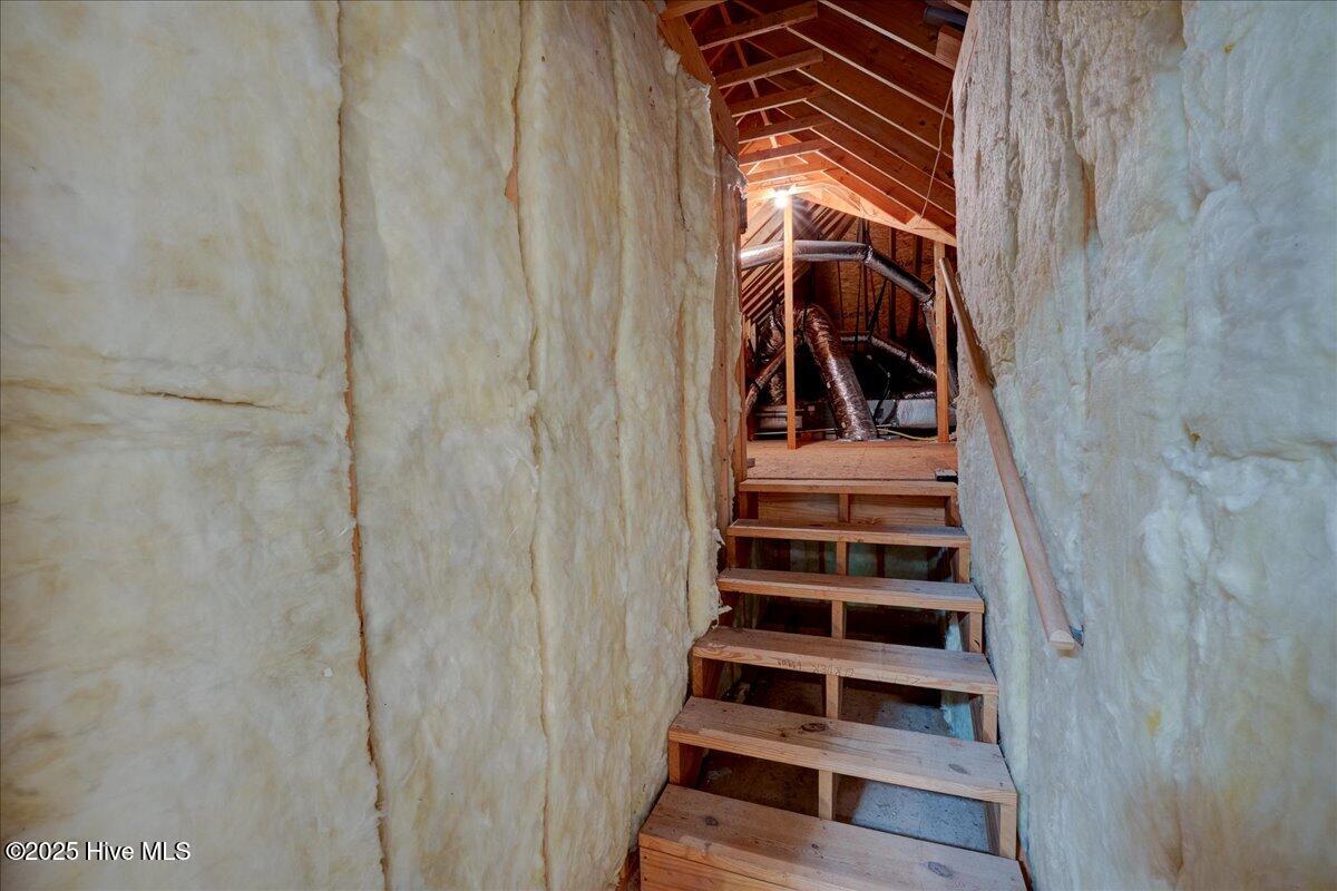 100 Knollwood Court Property Photo 37