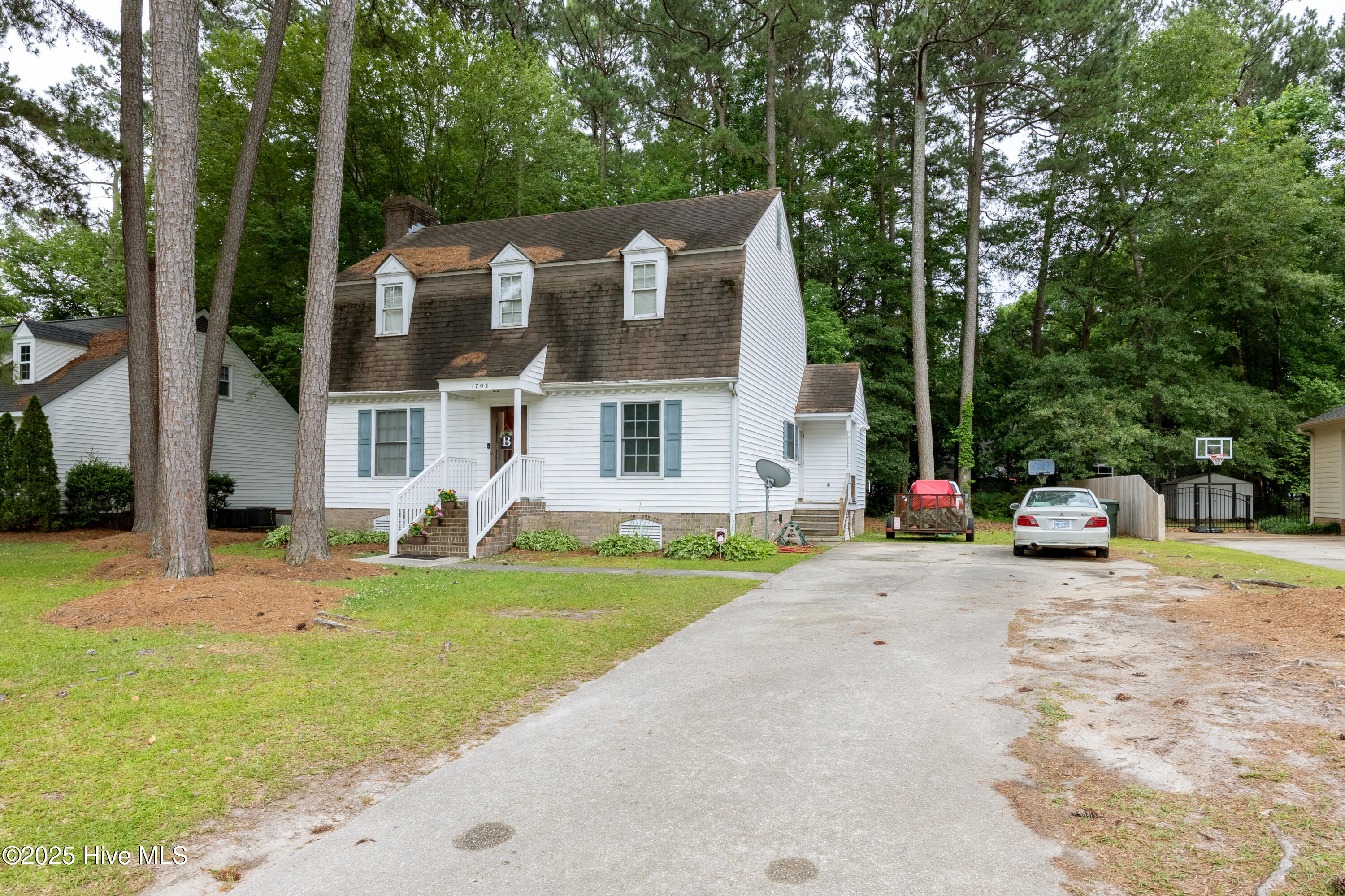 1705 Parkway Street Property Photo 1