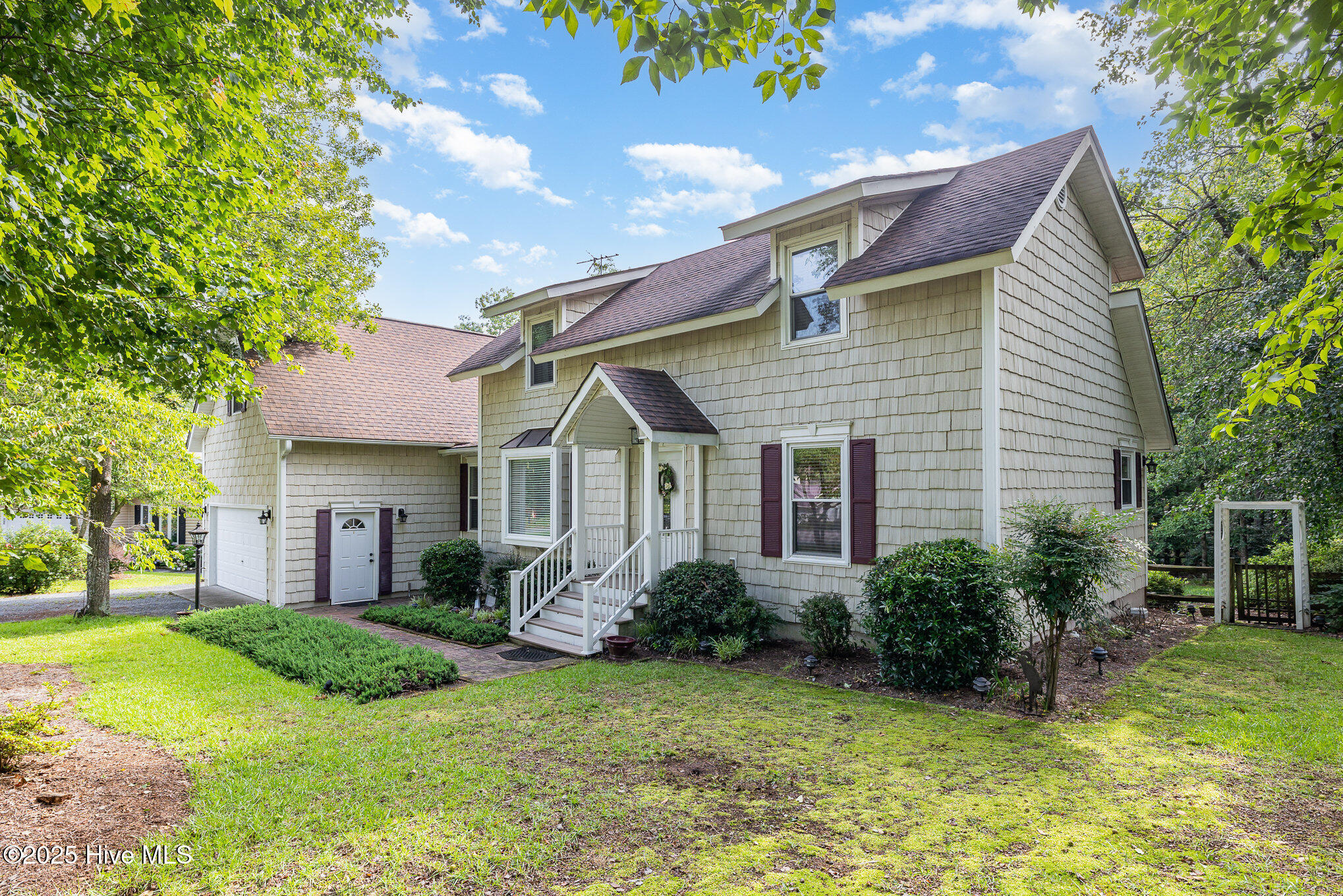 106 Scuppernong Court Property Photo 1