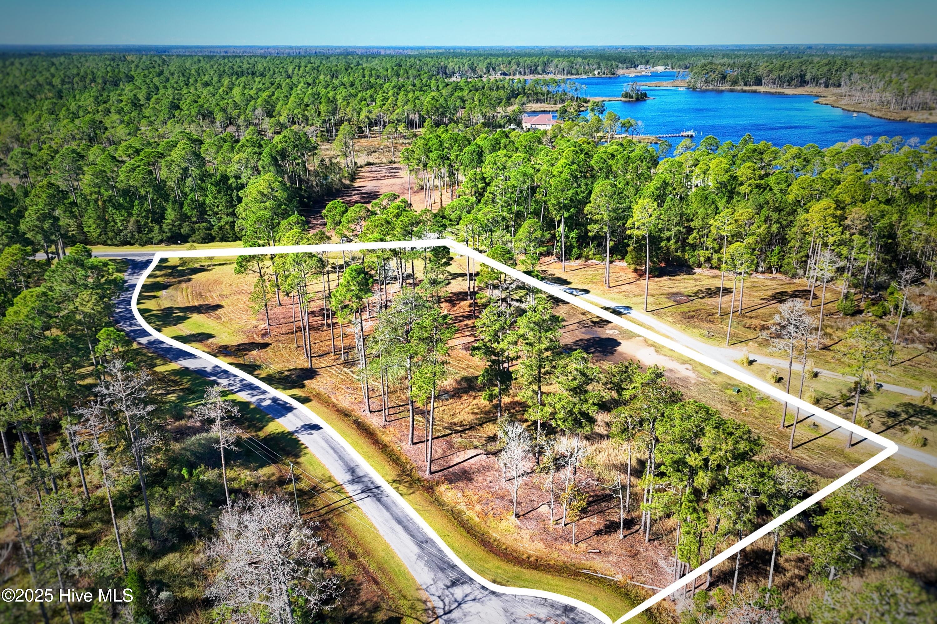 103 Inverness Point Property Photo 7