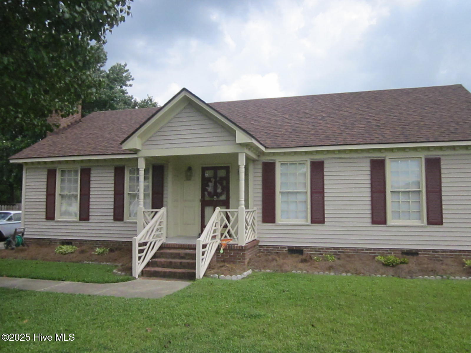 2824 Springflower Drive Property Photo 1