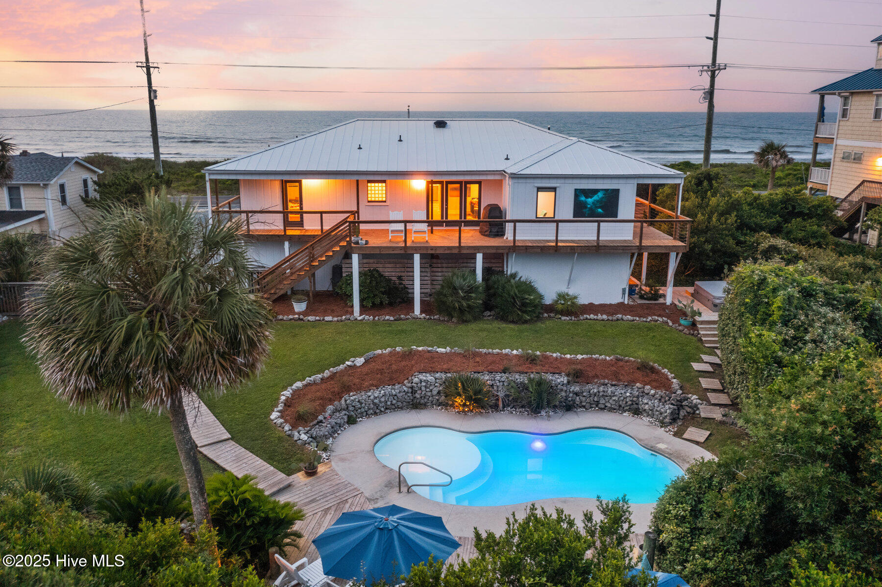 2905 S Shore Drive Property Photo 4