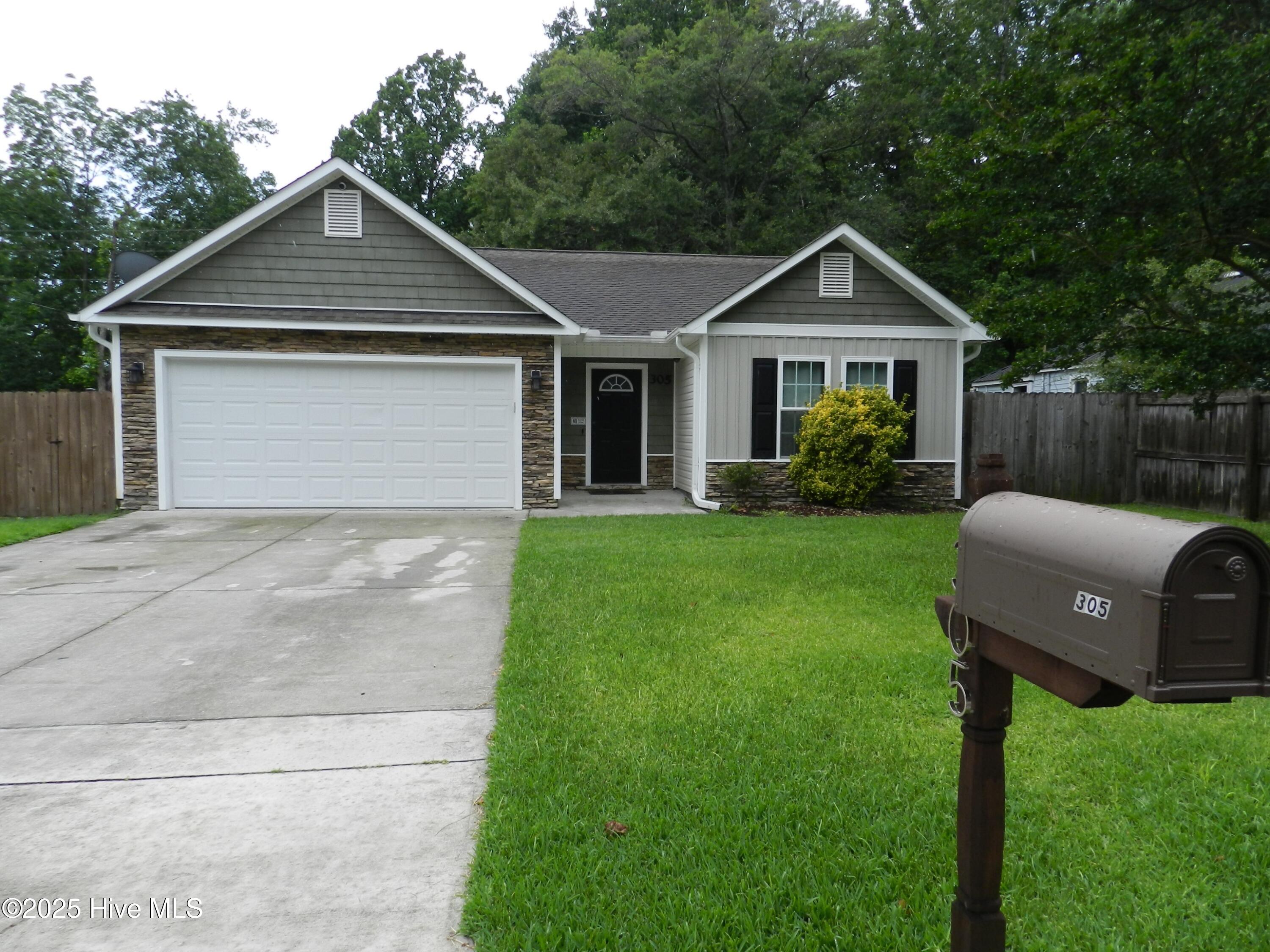 305 Roosevelt Road Property Photo 1