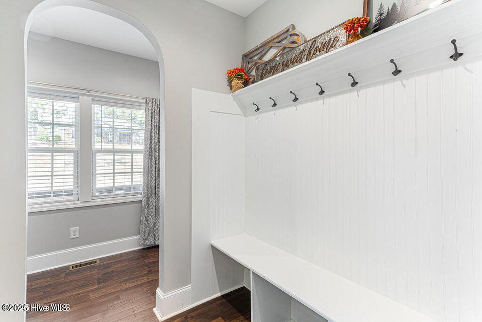 6 Overpeck Lane Property Photo 15