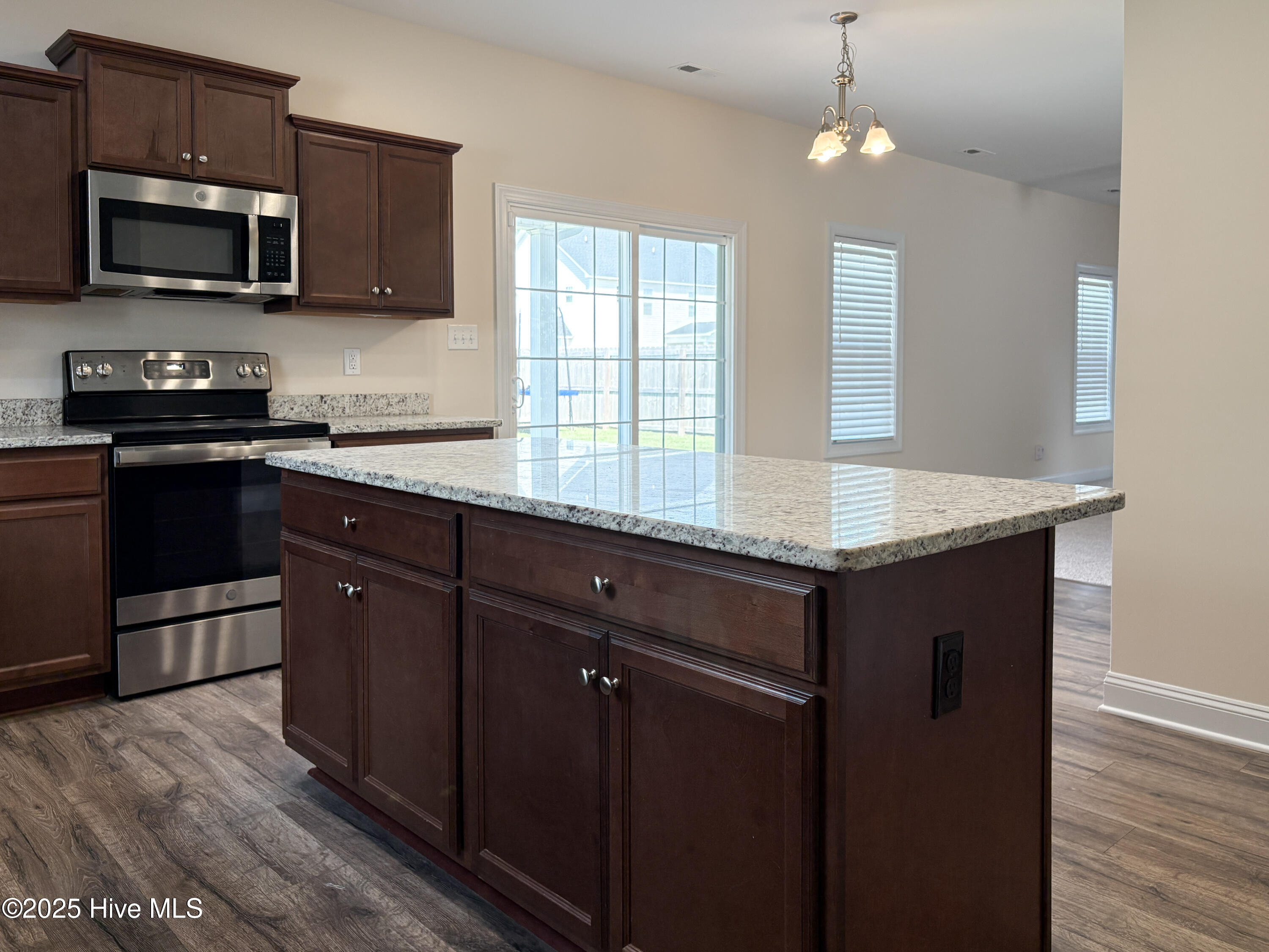 324 Windmill Light Way Property Photo 27