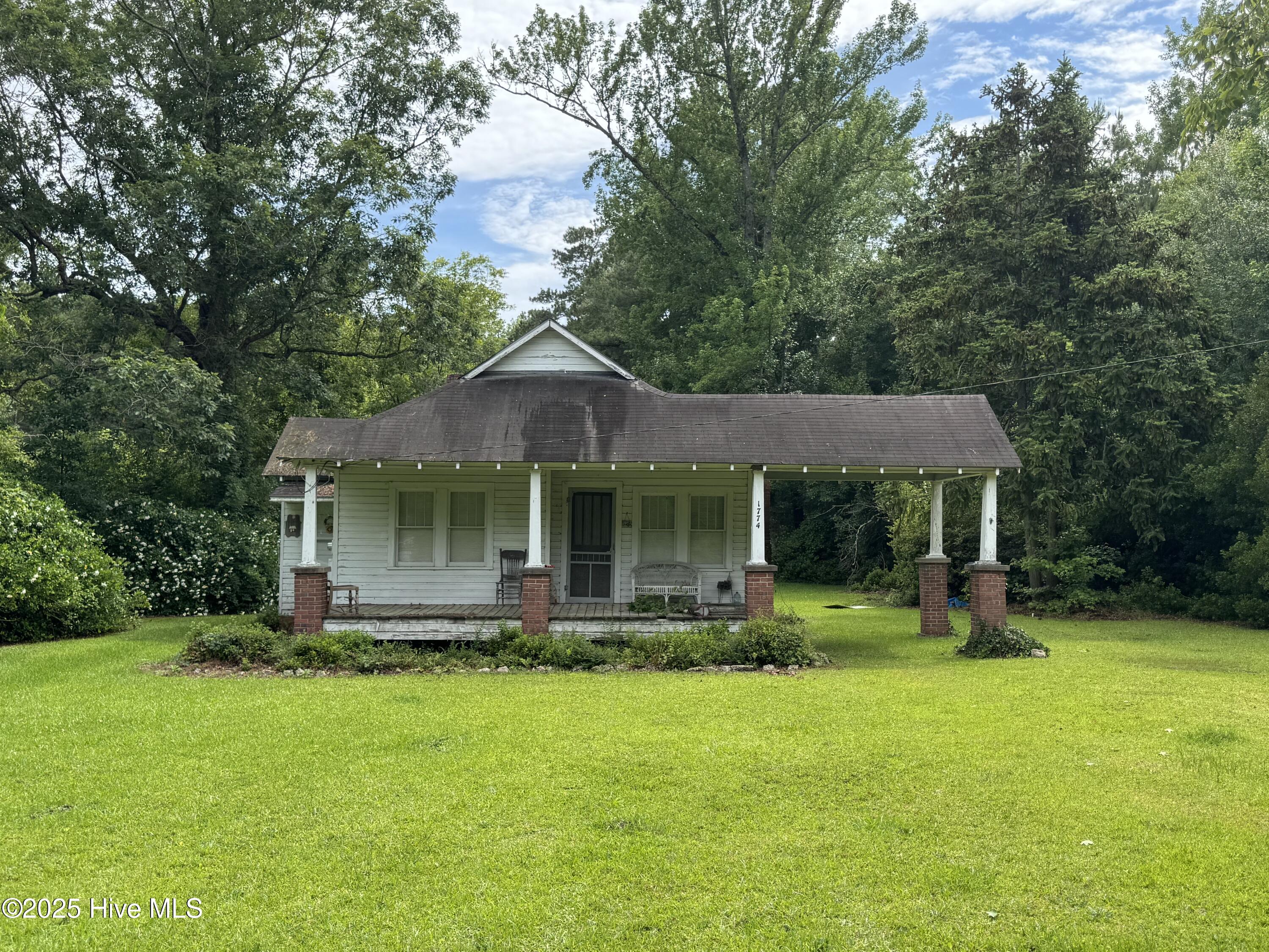 1774 Sam Potts Highway