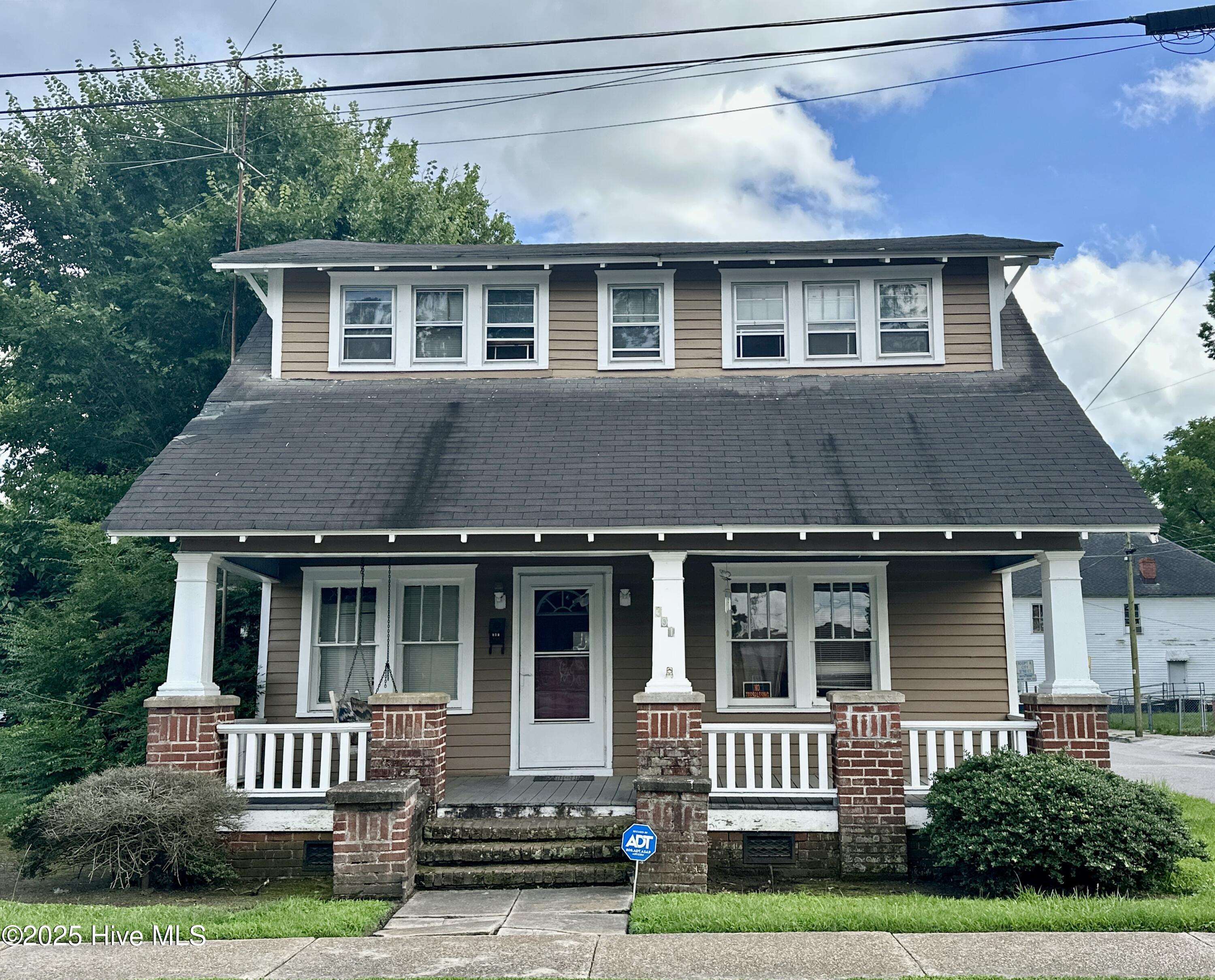 301 Shepard Street Property Photo 1