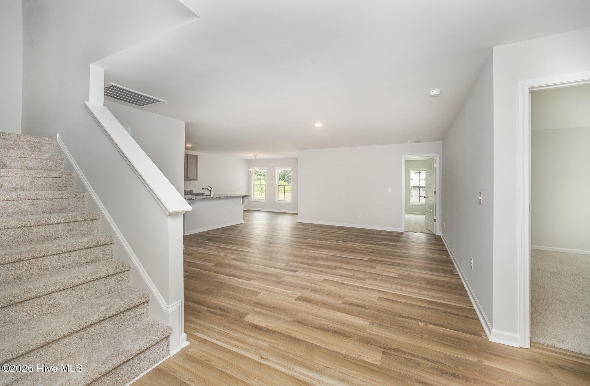 66 W Emily Gardens Drive Property Photo 4