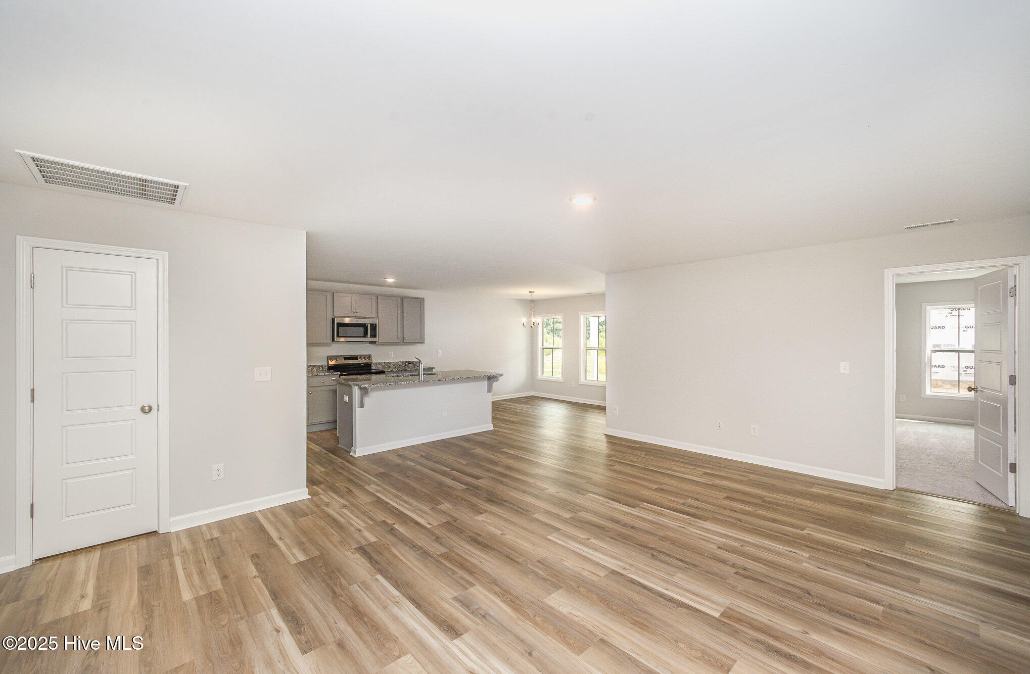 66 W Emily Gardens Drive Property Photo 6