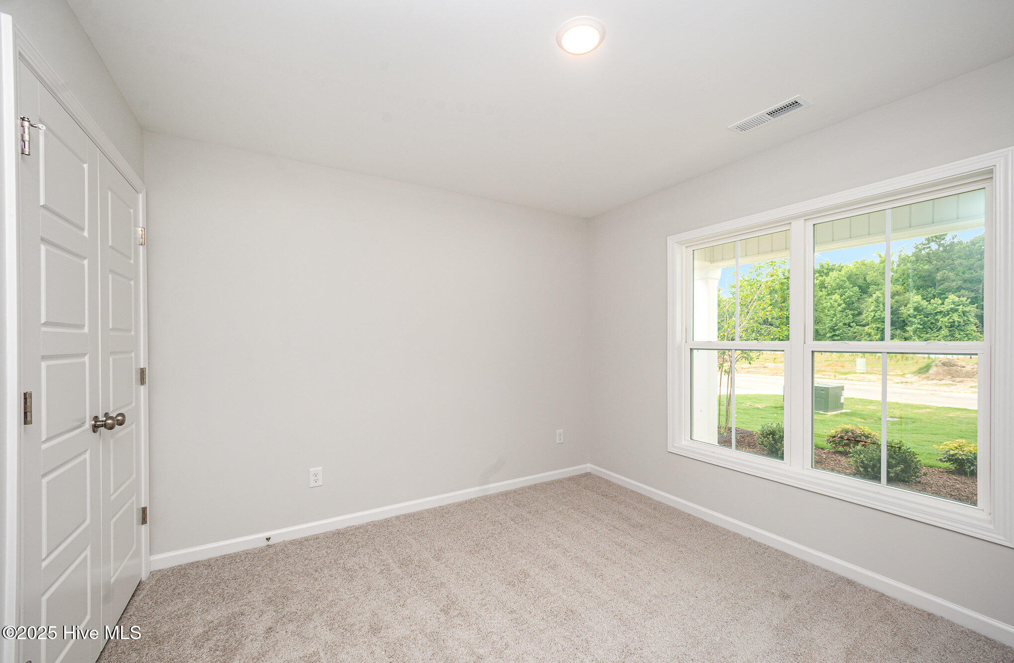 66 W Emily Gardens Drive Property Photo 17