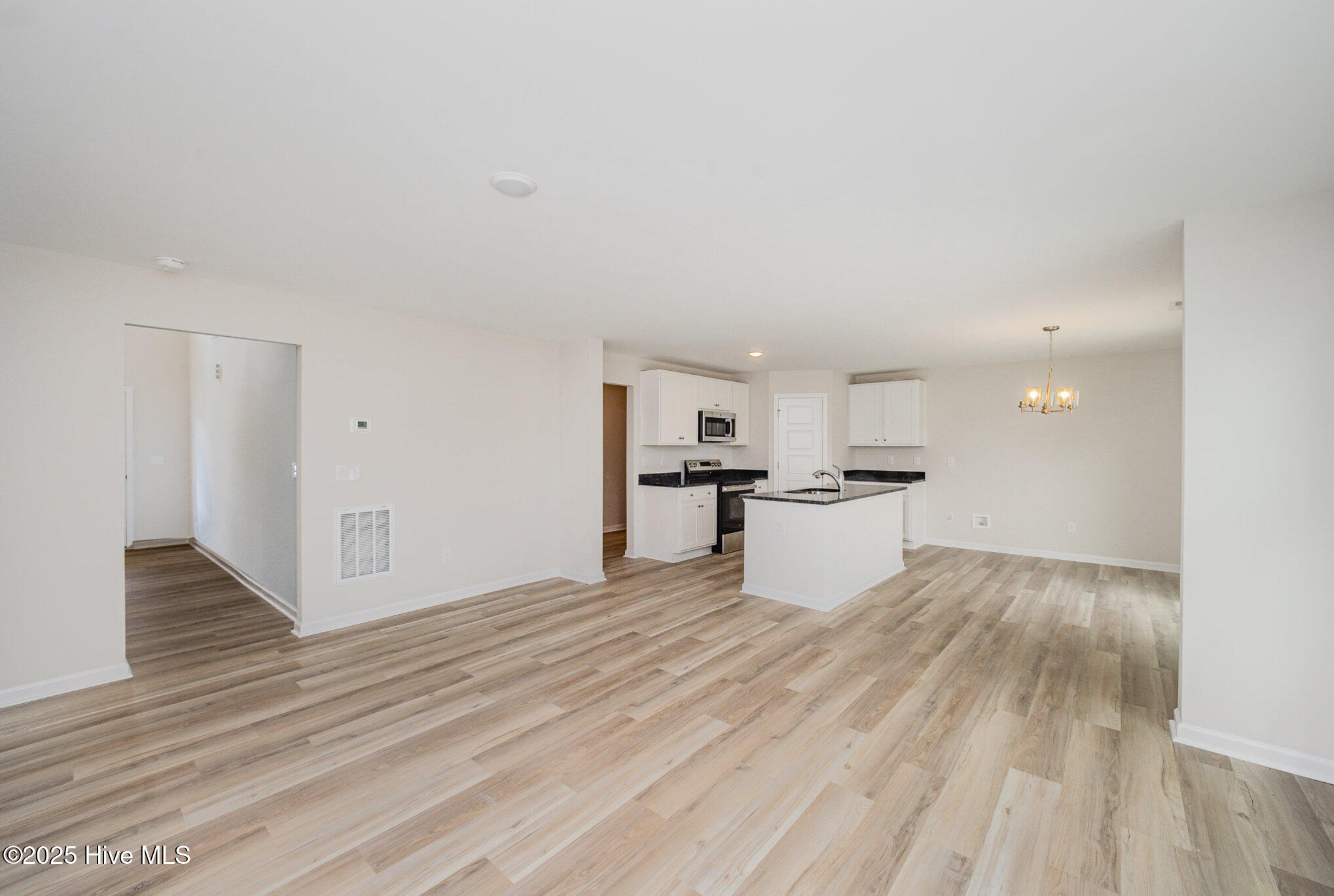 58 W Emily Gardens Drive Property Photo 8