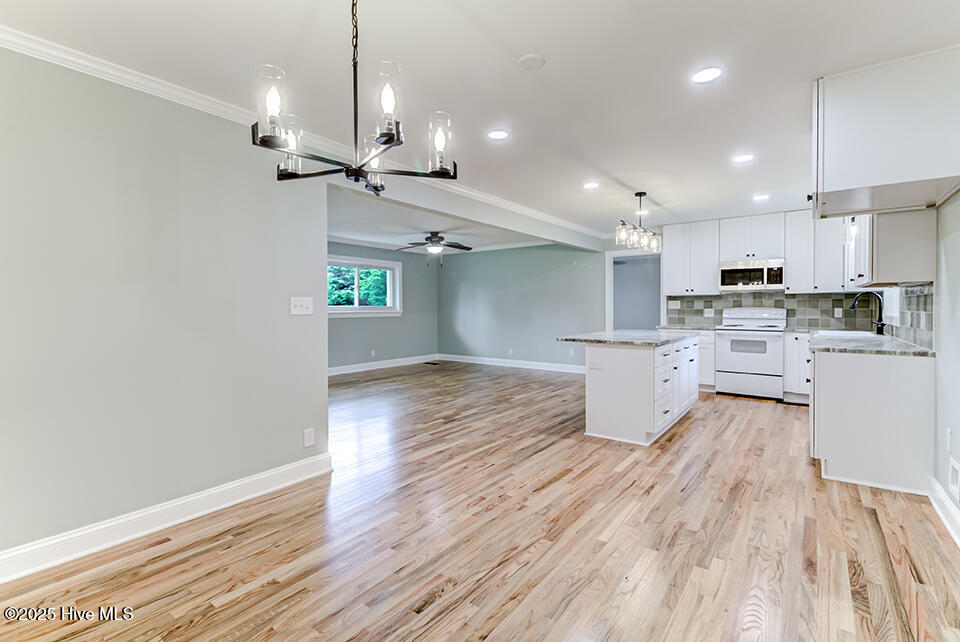 369 Toulon Drive Property Photo 8