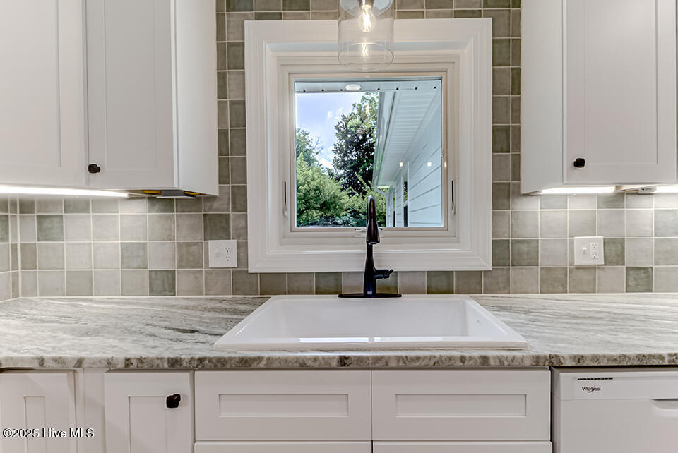369 Toulon Drive Property Photo 14