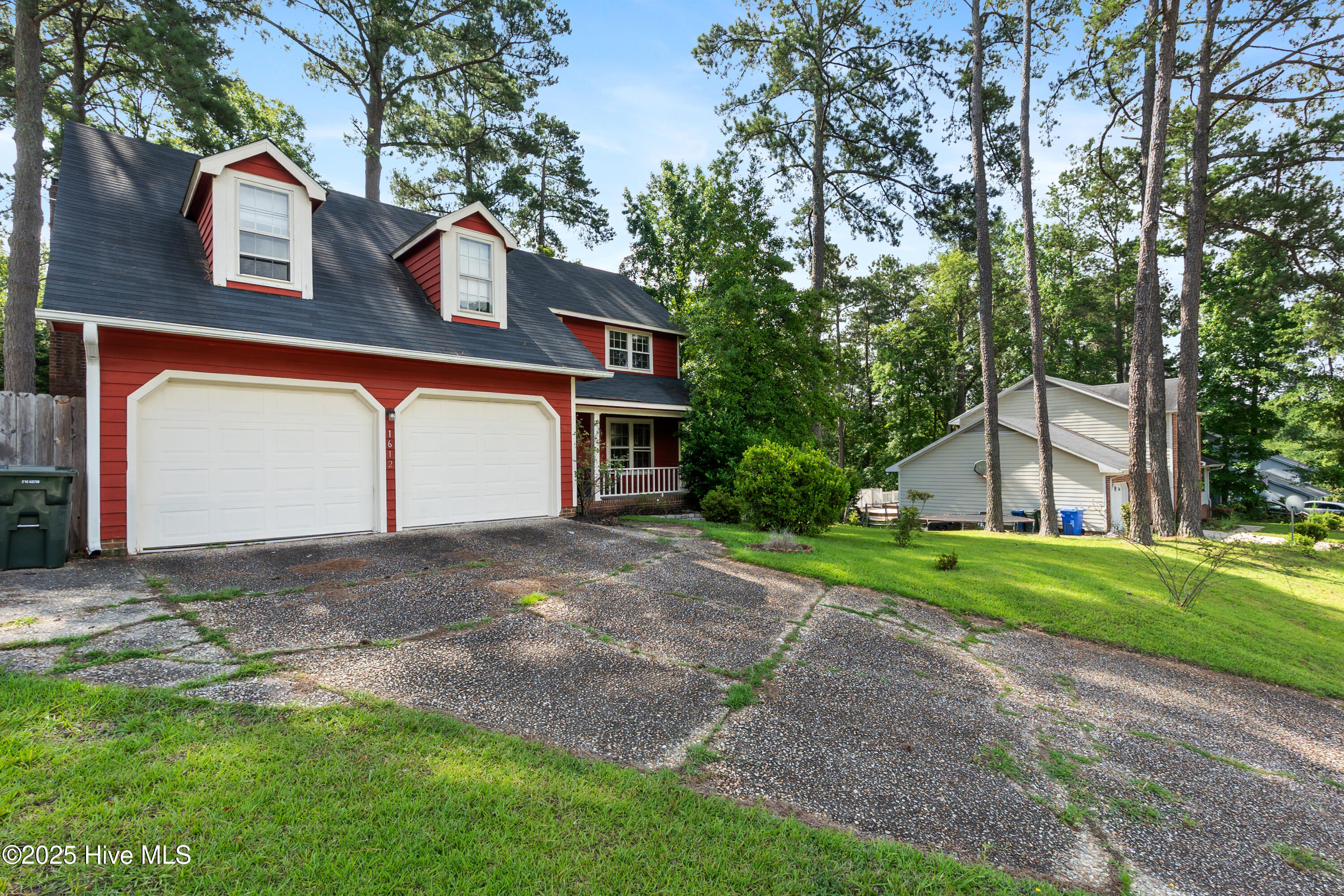 1612 Hennessy Place Property Photo 2