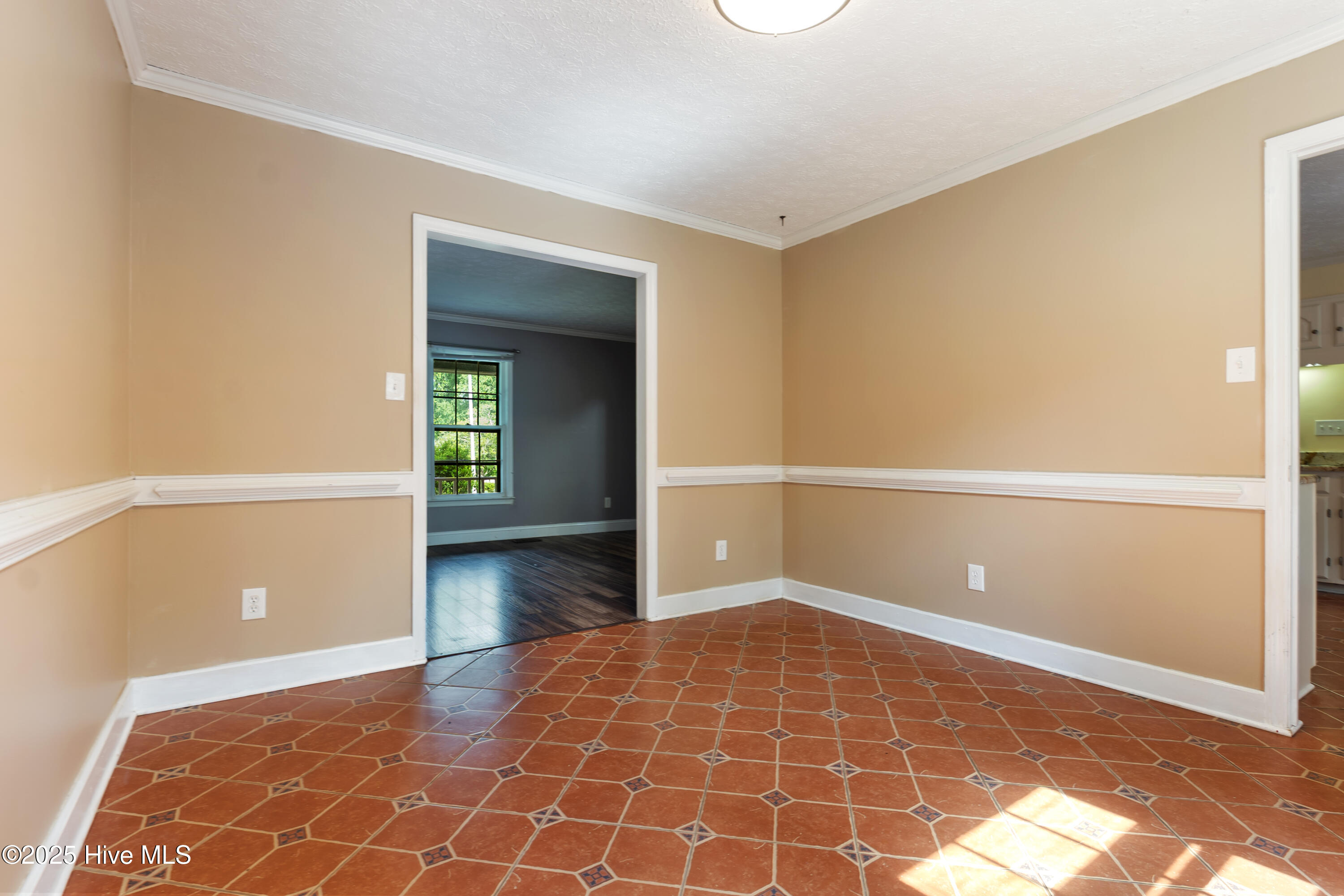 1612 Hennessy Place Property Photo 8
