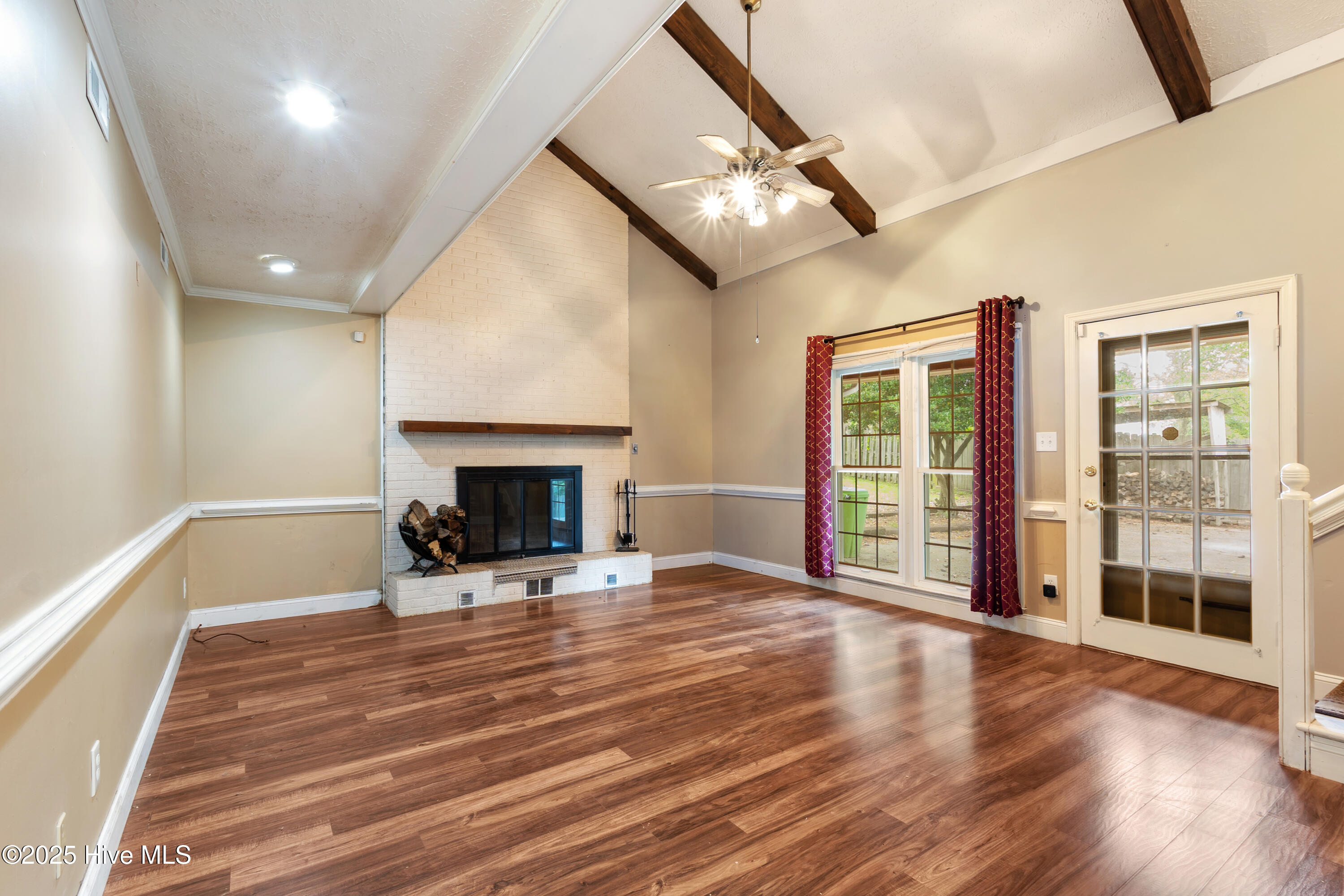 1612 Hennessy Place Property Photo 13