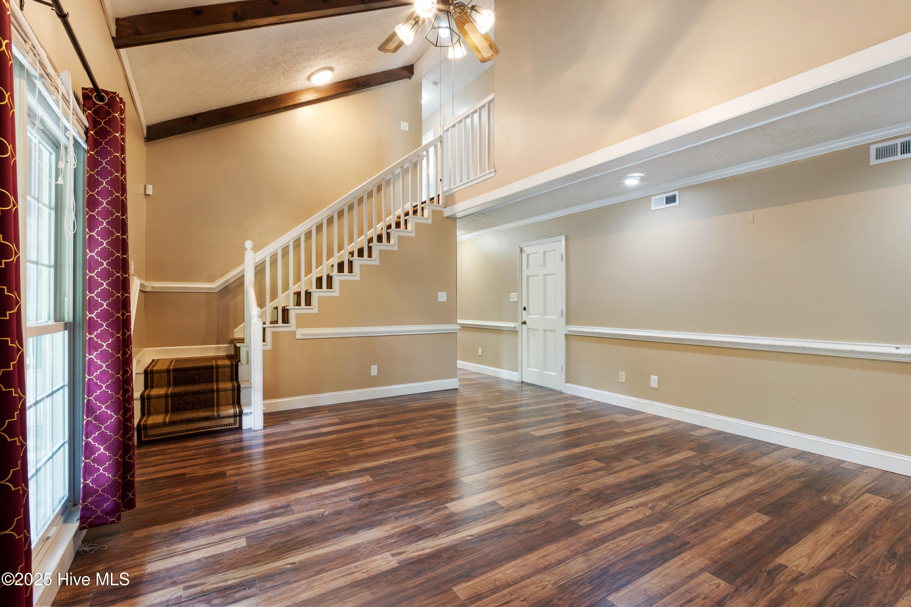 1612 Hennessy Place Property Photo 14