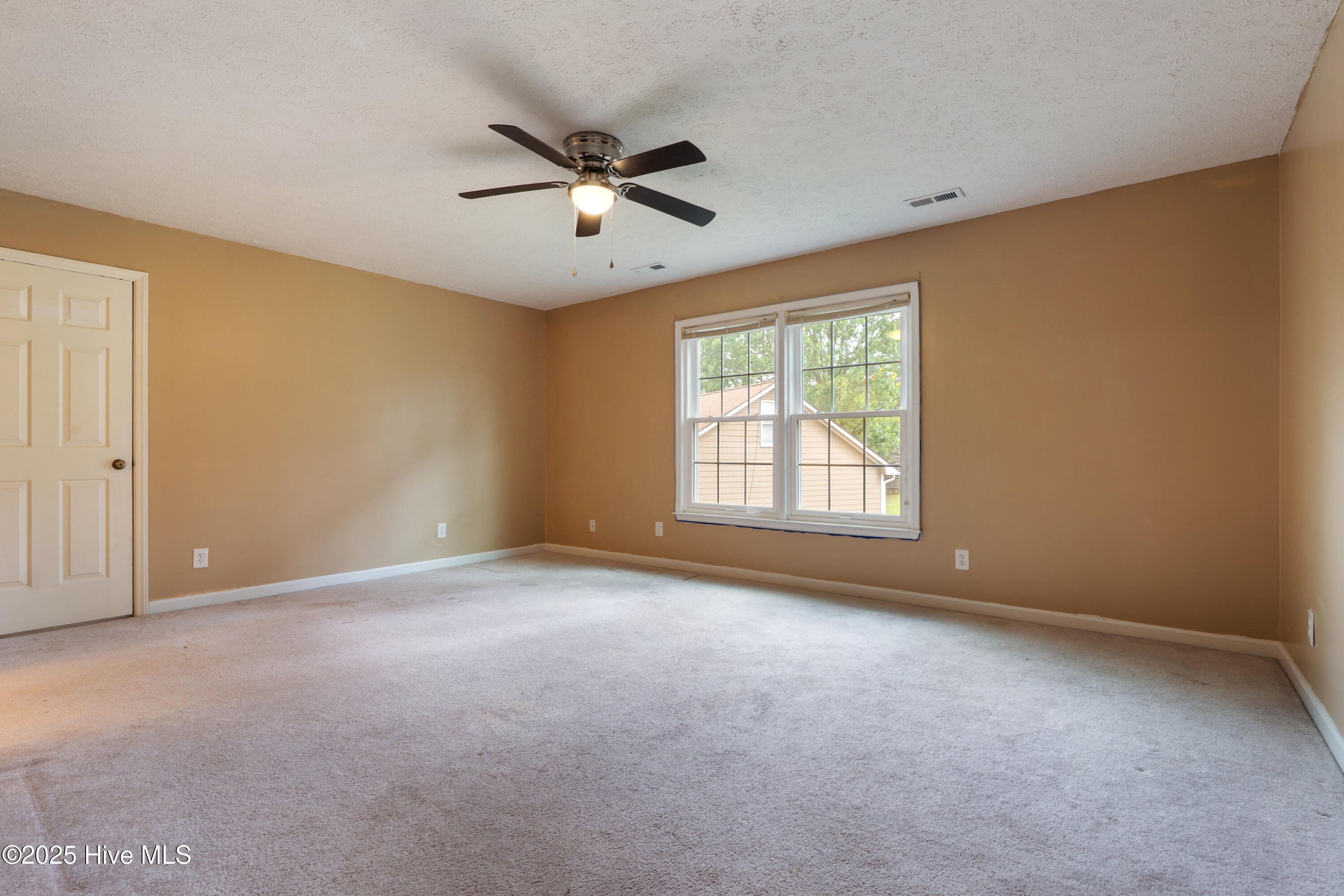 1612 Hennessy Place Property Photo 16