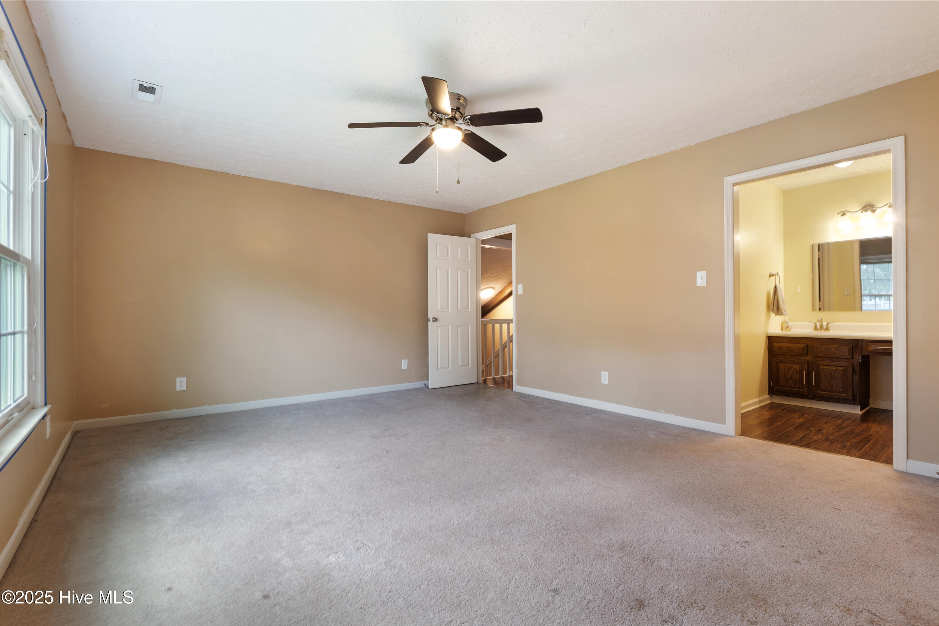 1612 Hennessy Place Property Photo 17
