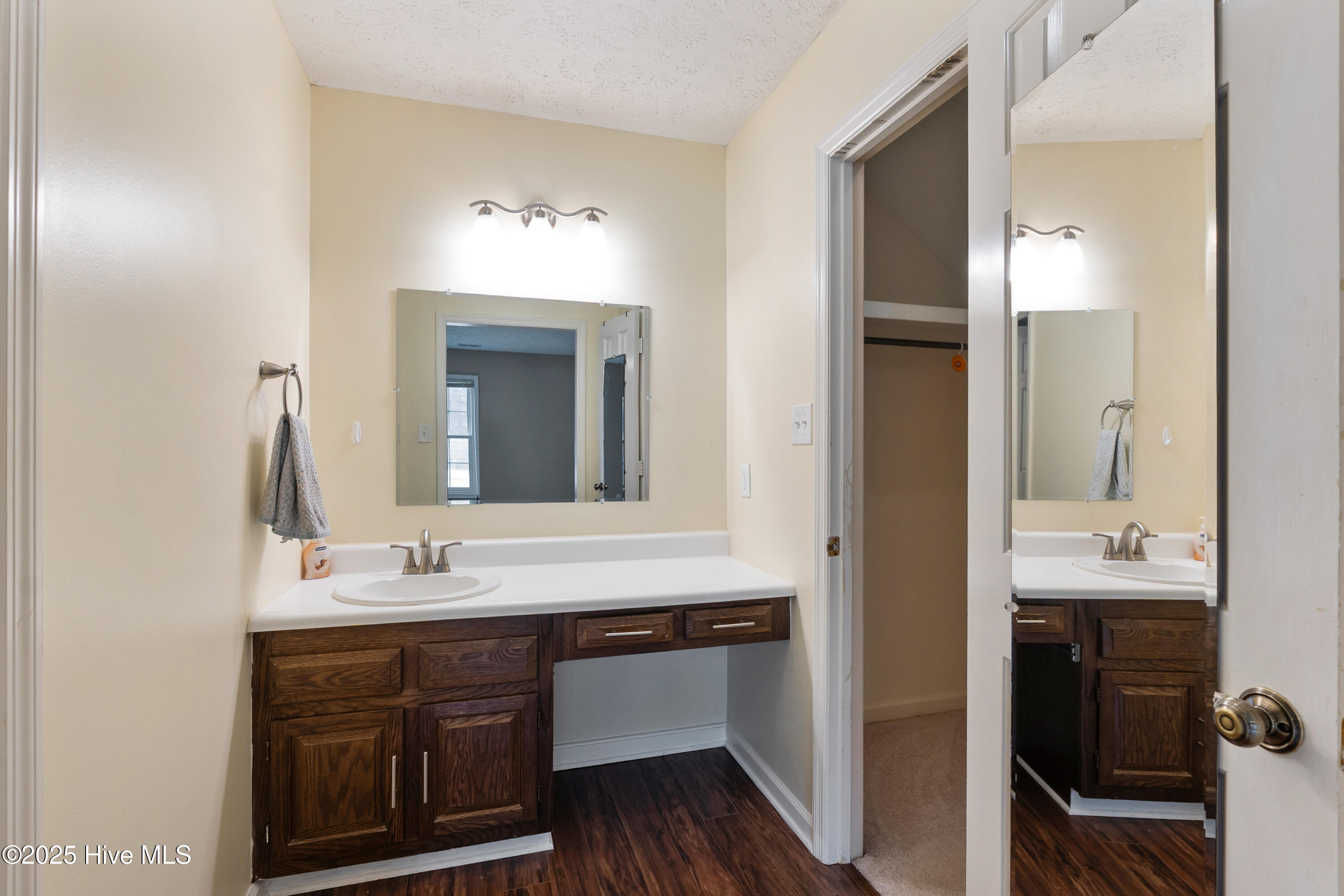1612 Hennessy Place Property Photo 18