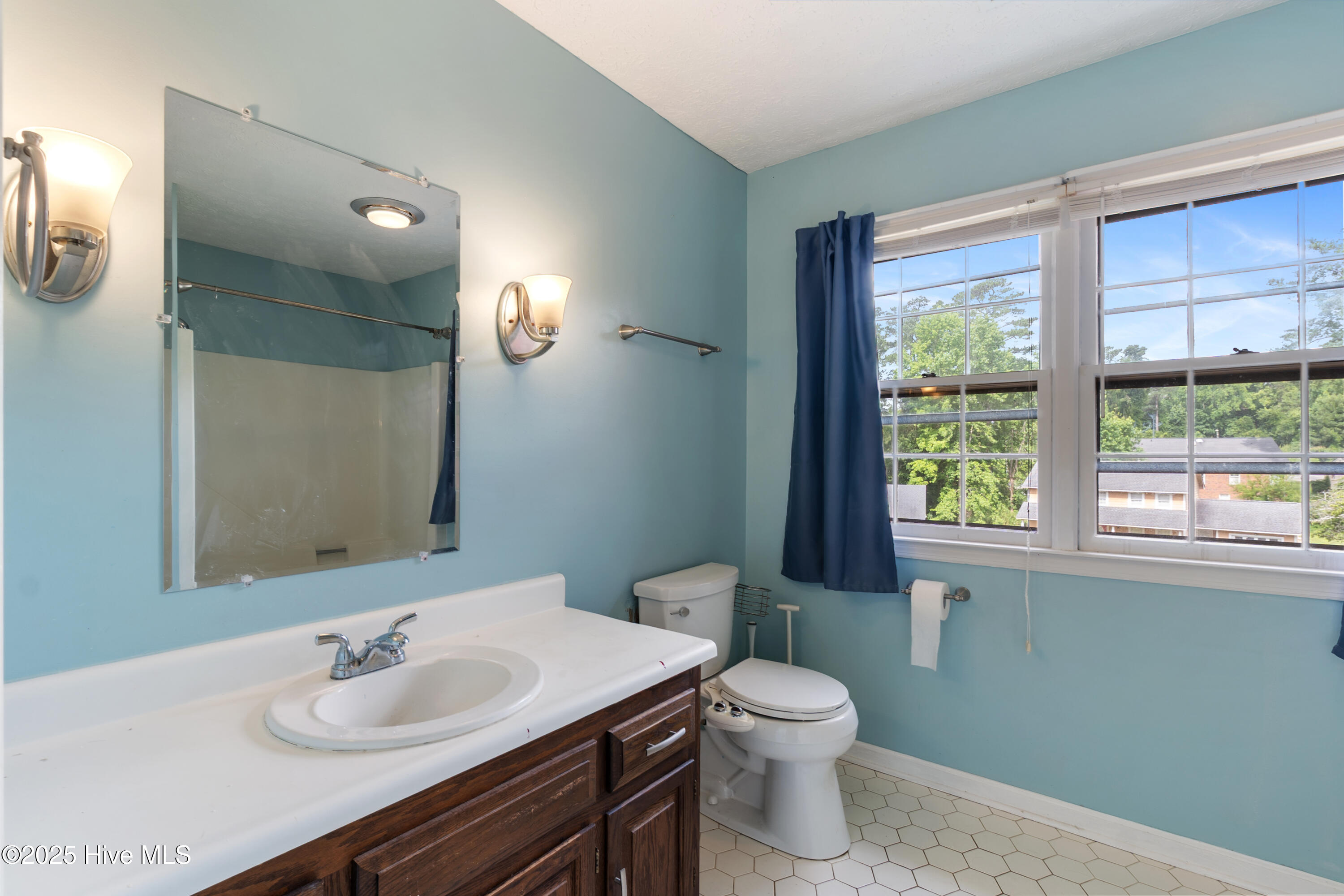 1612 Hennessy Place Property Photo 22