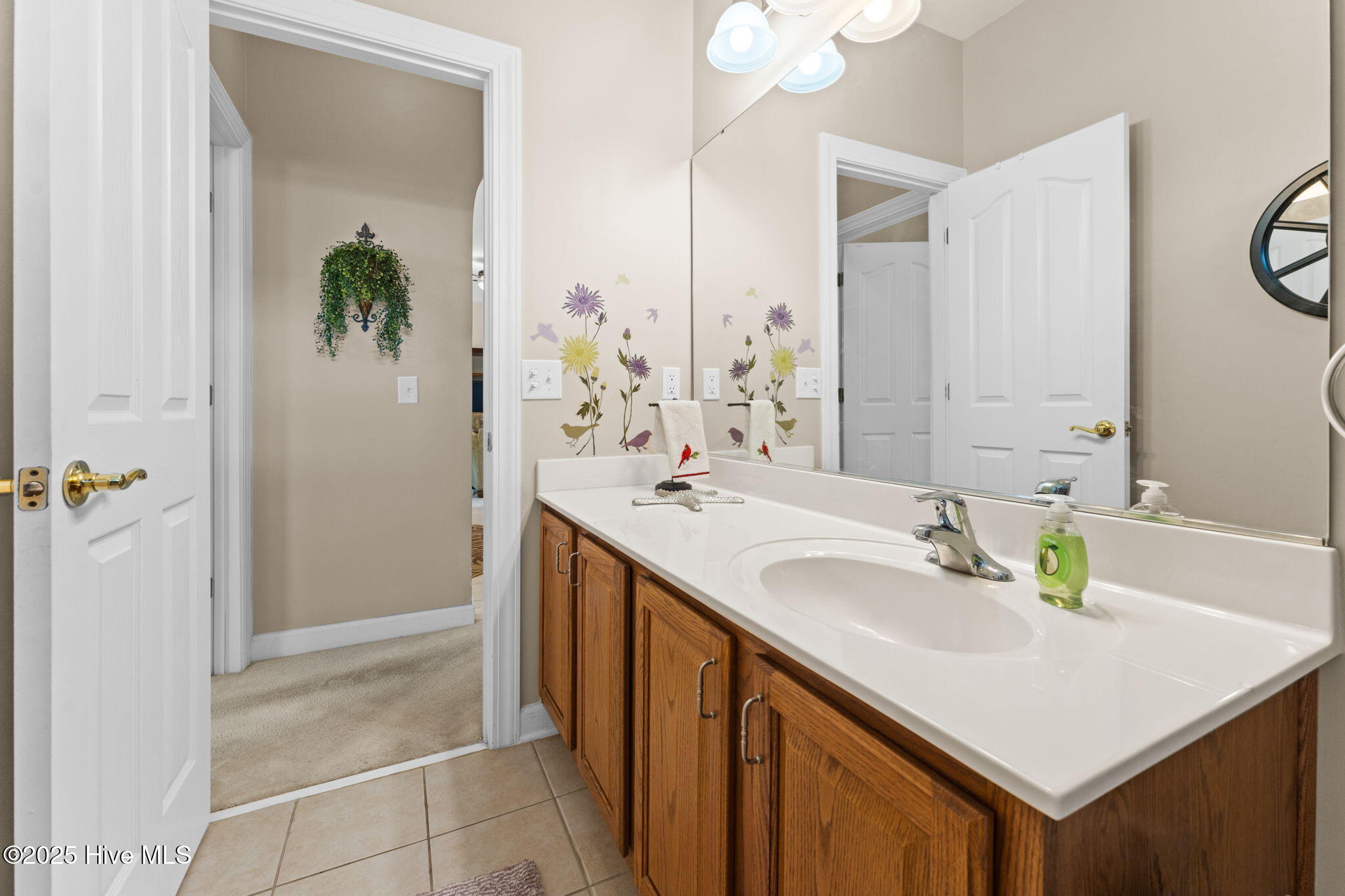 923 Meadowlands Trail Property Photo 31