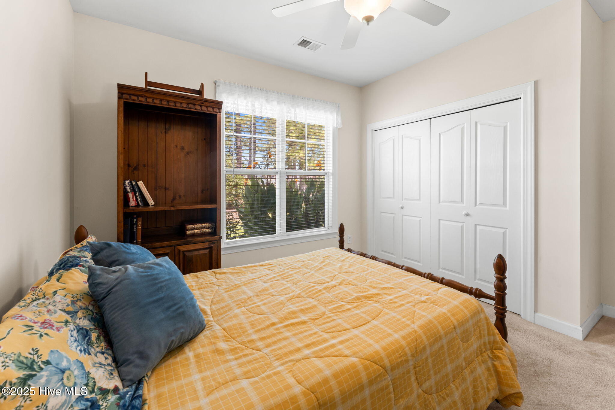 923 Meadowlands Trail Property Photo 34