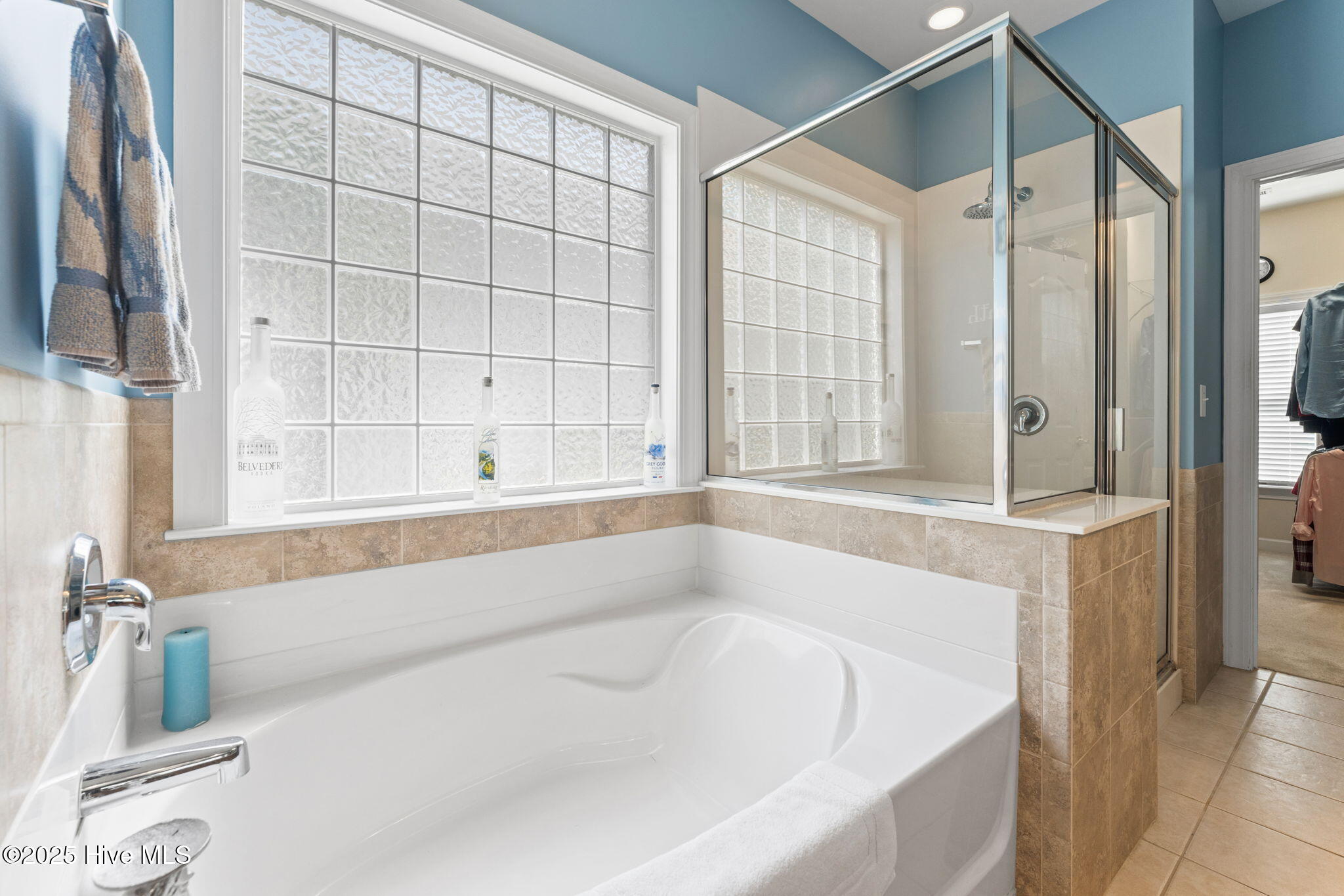 923 Meadowlands Trail Property Photo 40