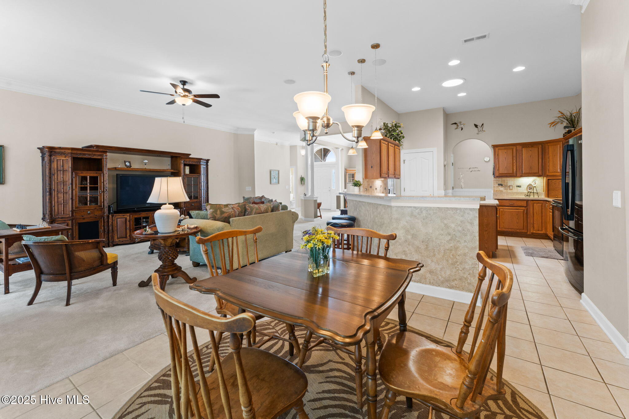 923 Meadowlands Trail Property Photo 48