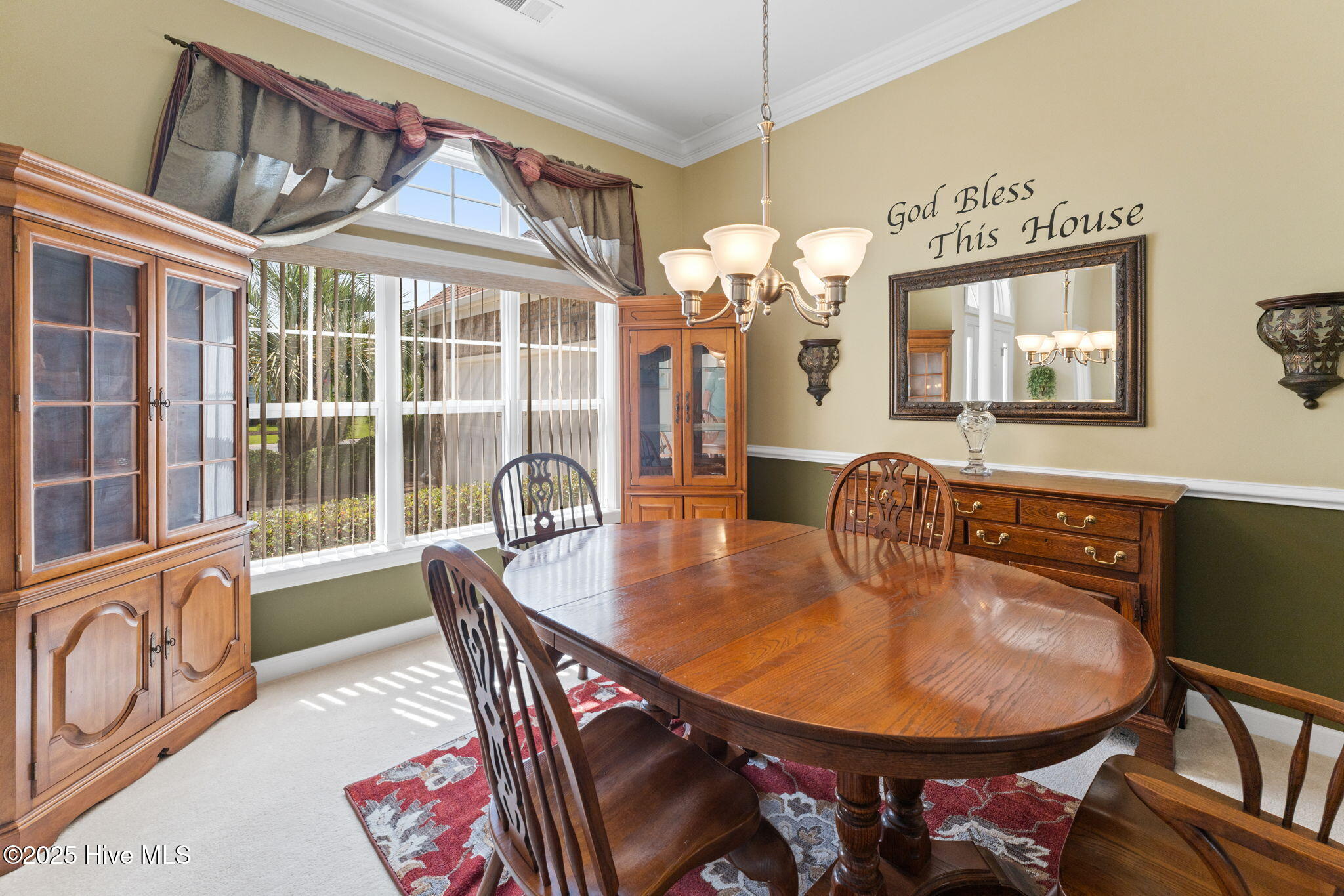 923 Meadowlands Trail Property Photo 59