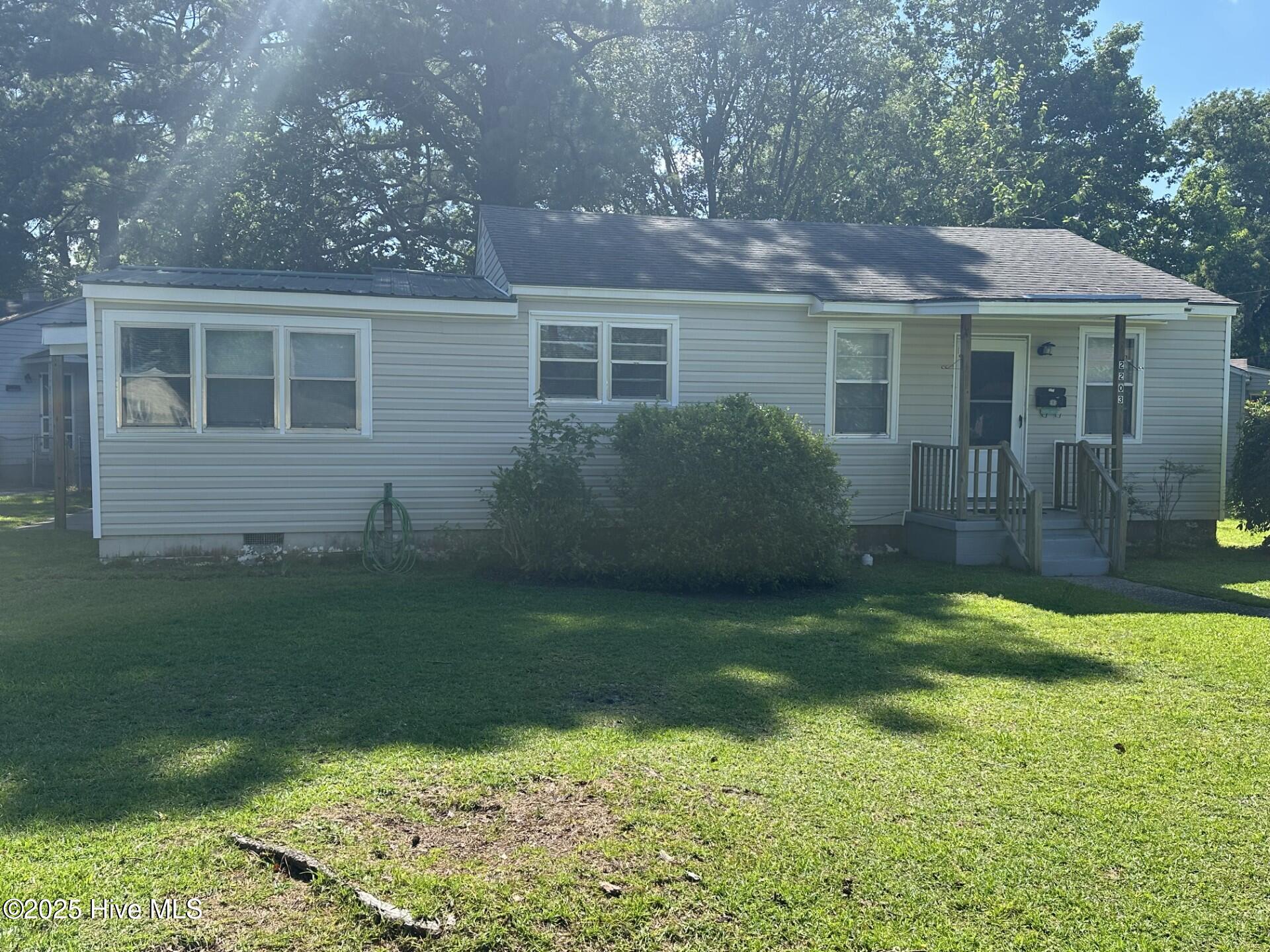 2203 High School Drive Property Photo 1
