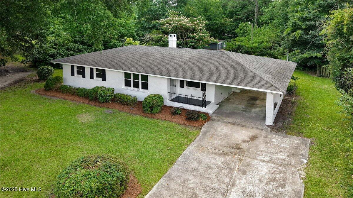 527 W College Street Property Photo 13