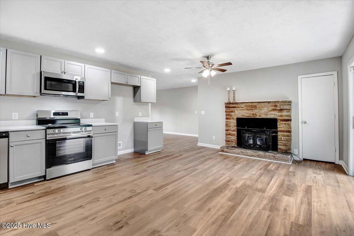 527 W College Street Property Photo 26