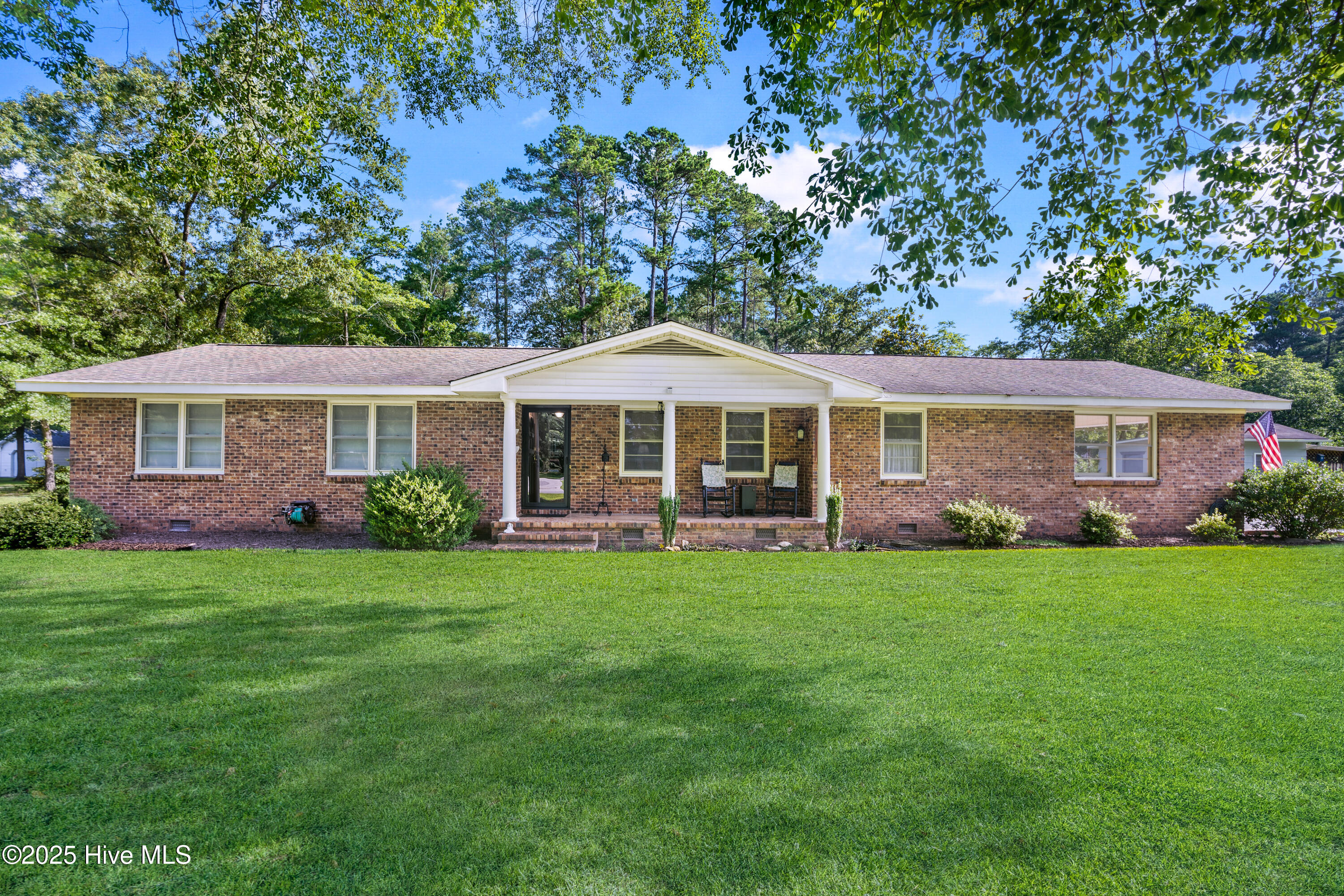 13441 Oakwood Drive Property Photo 1