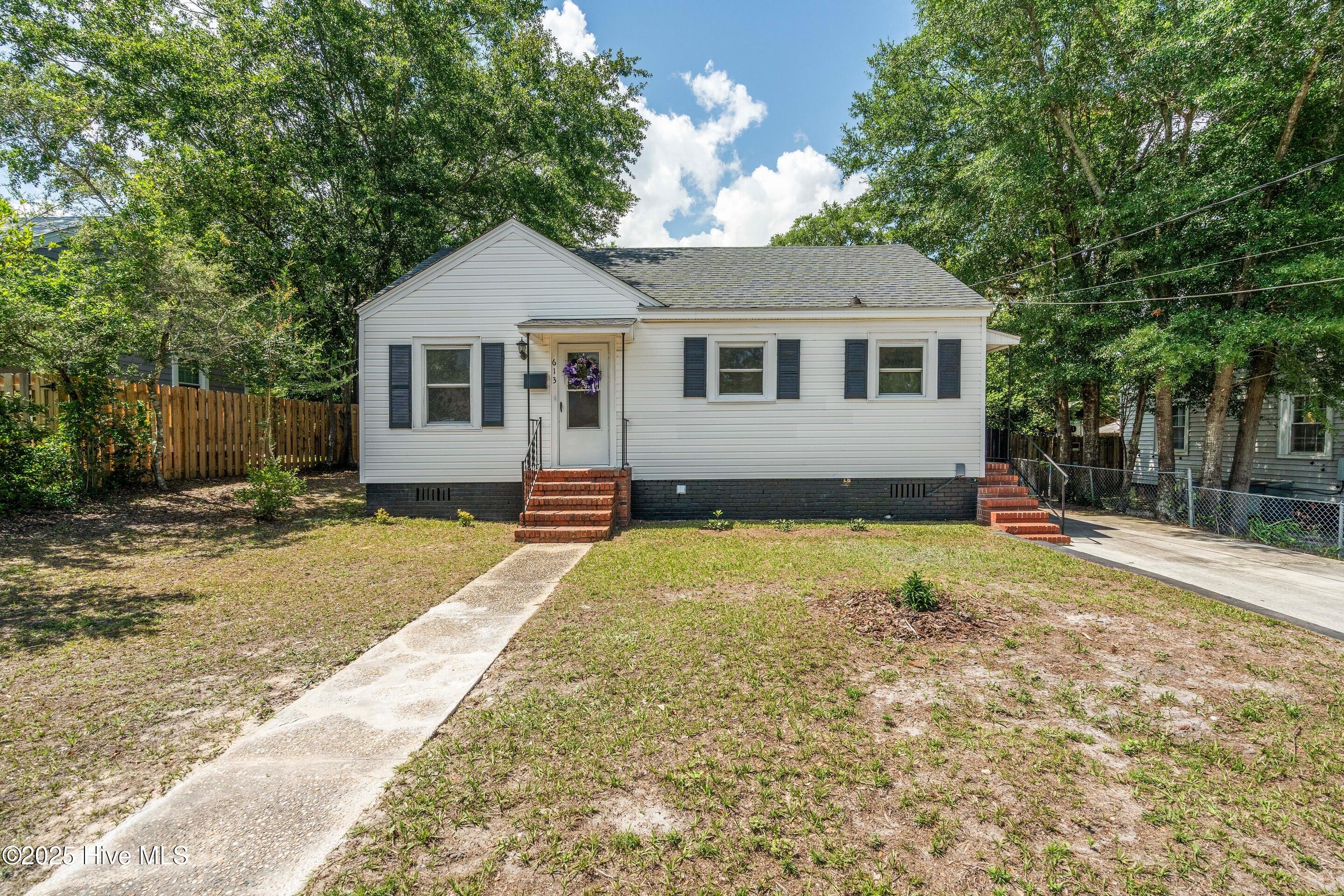 613 Morningside Drive Property Photo 1