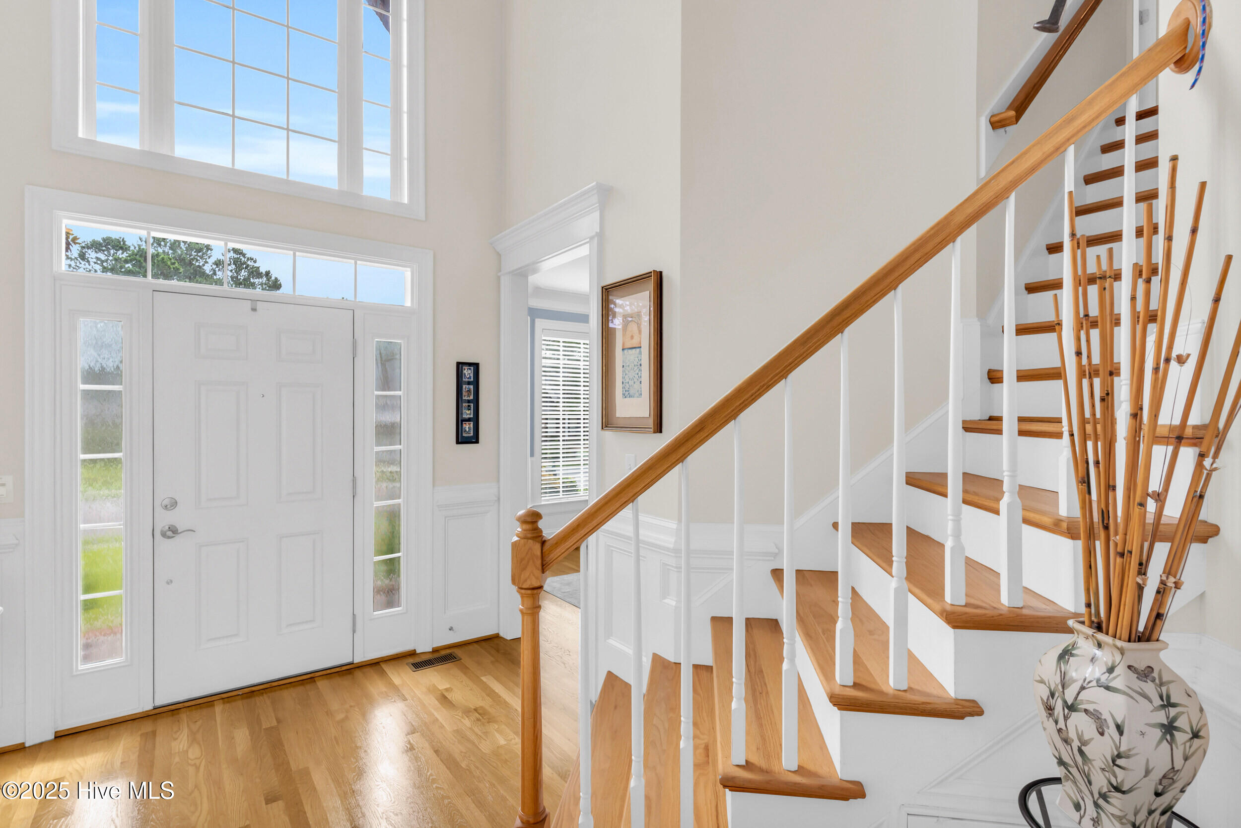 1514 Grandiflora Drive Property Photo 6